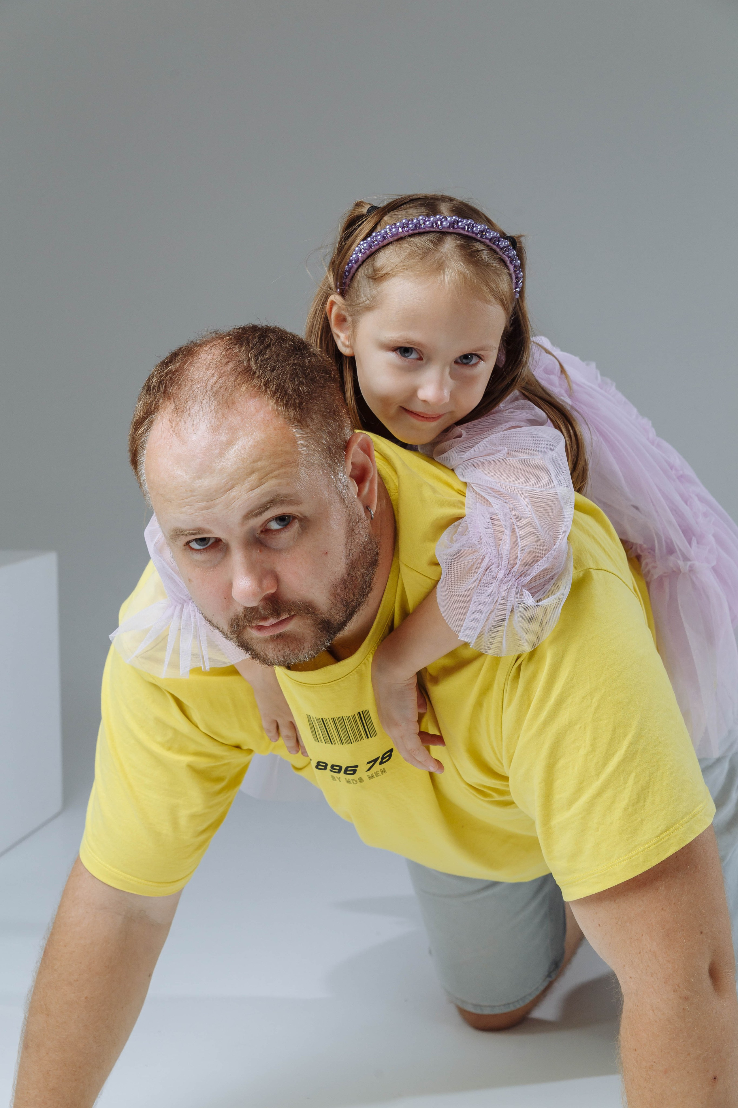 Фотосессия Витали быстро перешла в катание на лошадке. Событийный фотограф Максим Бескоровайновнов