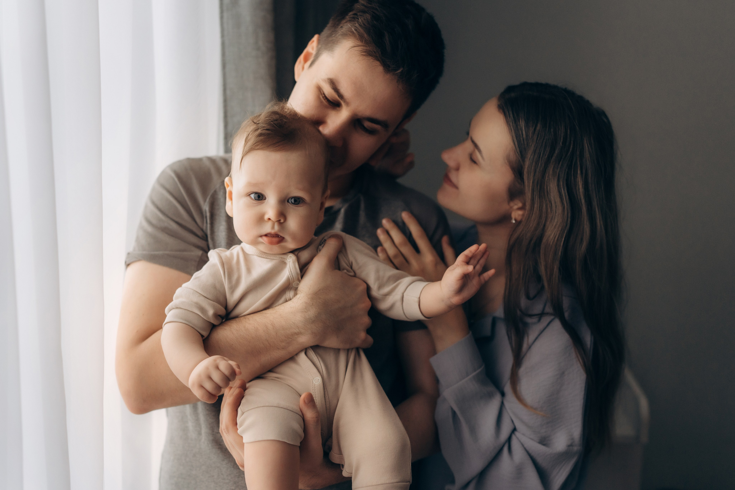 Домашняя фотосессия для Тани, Леши и Ромочки. Детский, семейный и ньюборн фотограф в Москве Юлия Шуарт