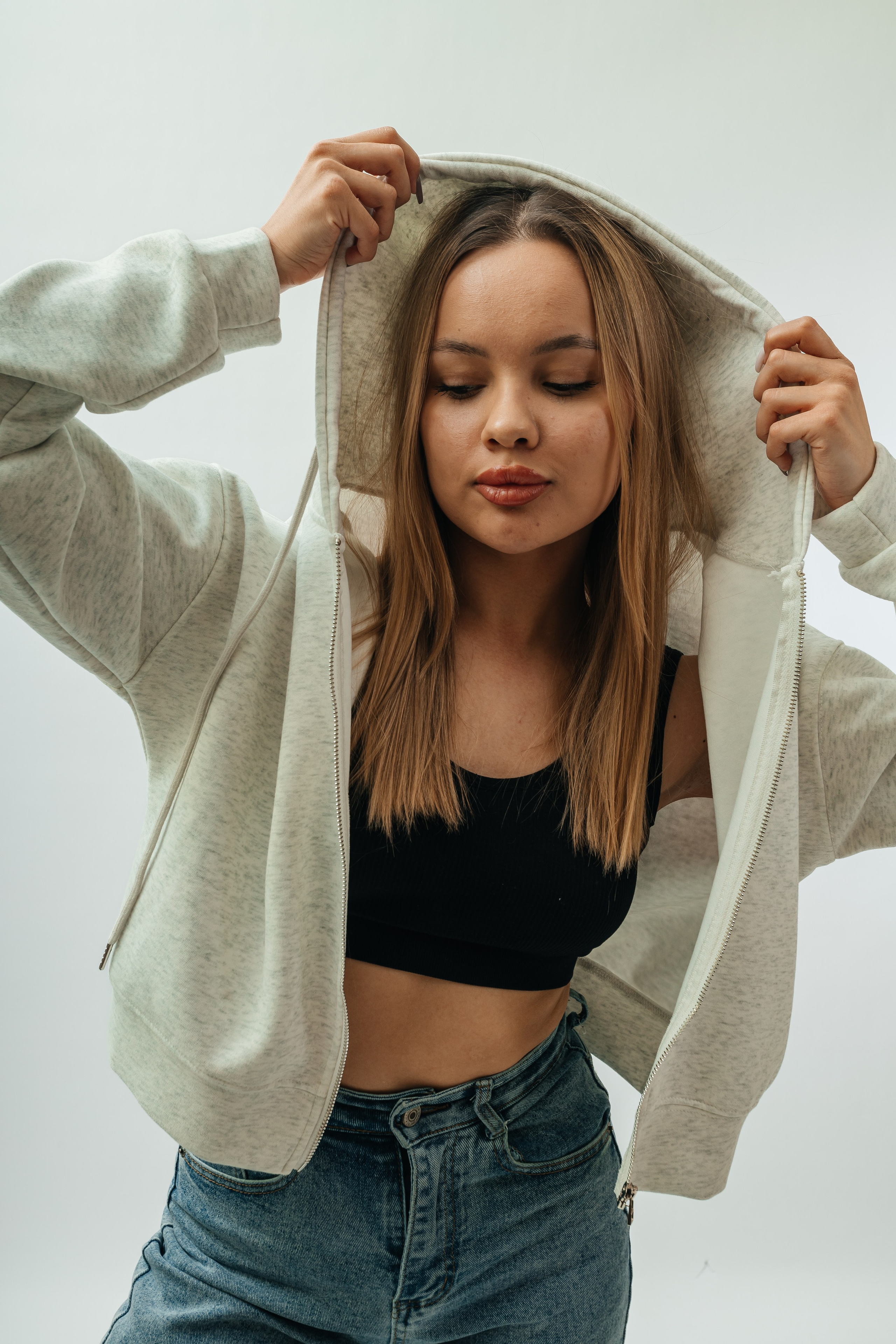 Фотосессия для маркетплейсов OZON, WB, Мегамаркет. Модельное агентство. Александр Оношкин. Свадебный фотограф в Екатеринбурге