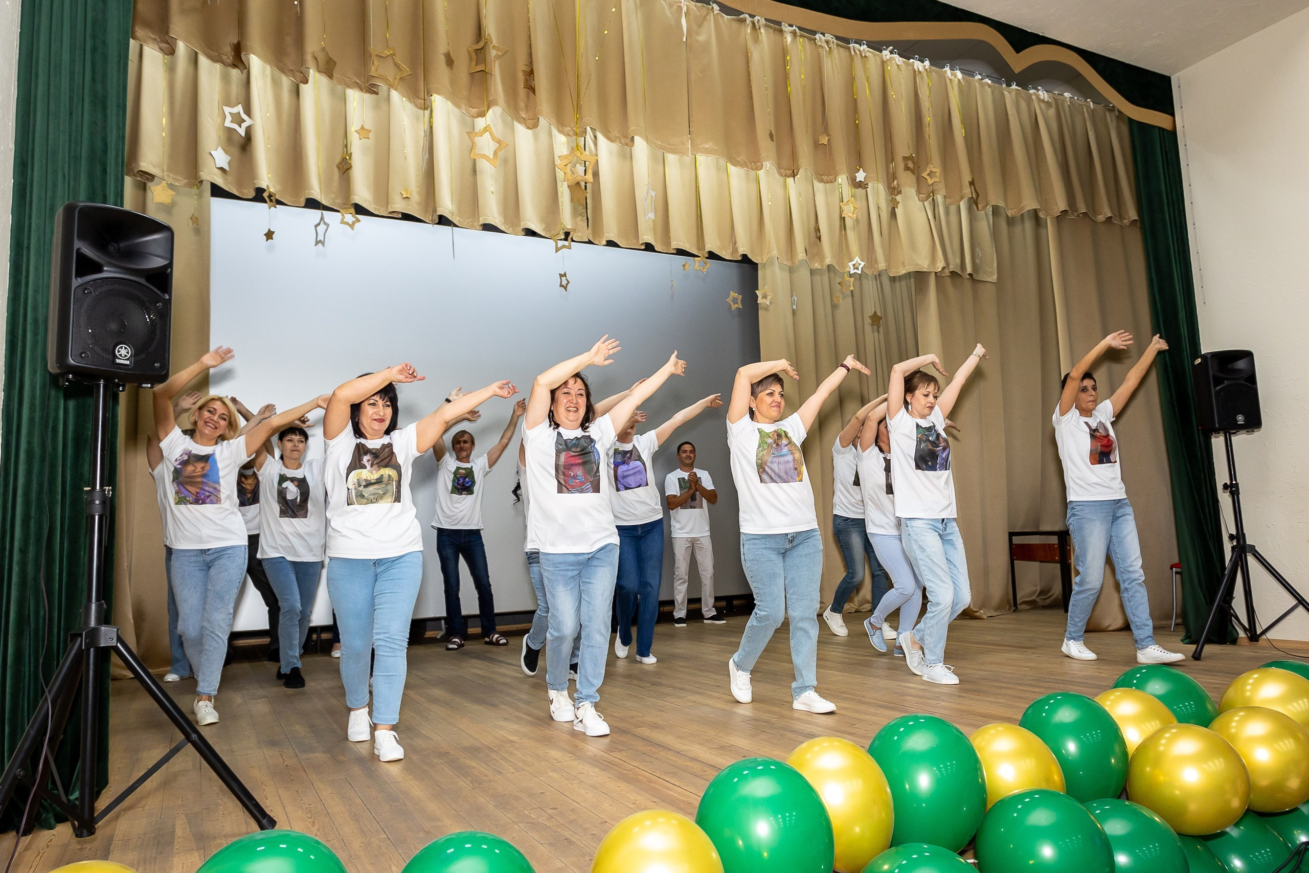 Вручение аттестата и выпускной вечер. Выпускные альбомы Майкоп, Краснодар Елена Золотарева