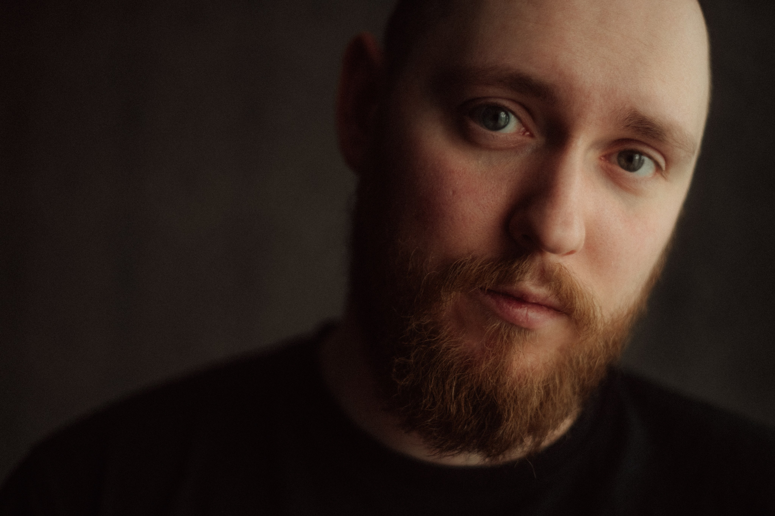 Портретная фотосессия в квартире, автопортрет