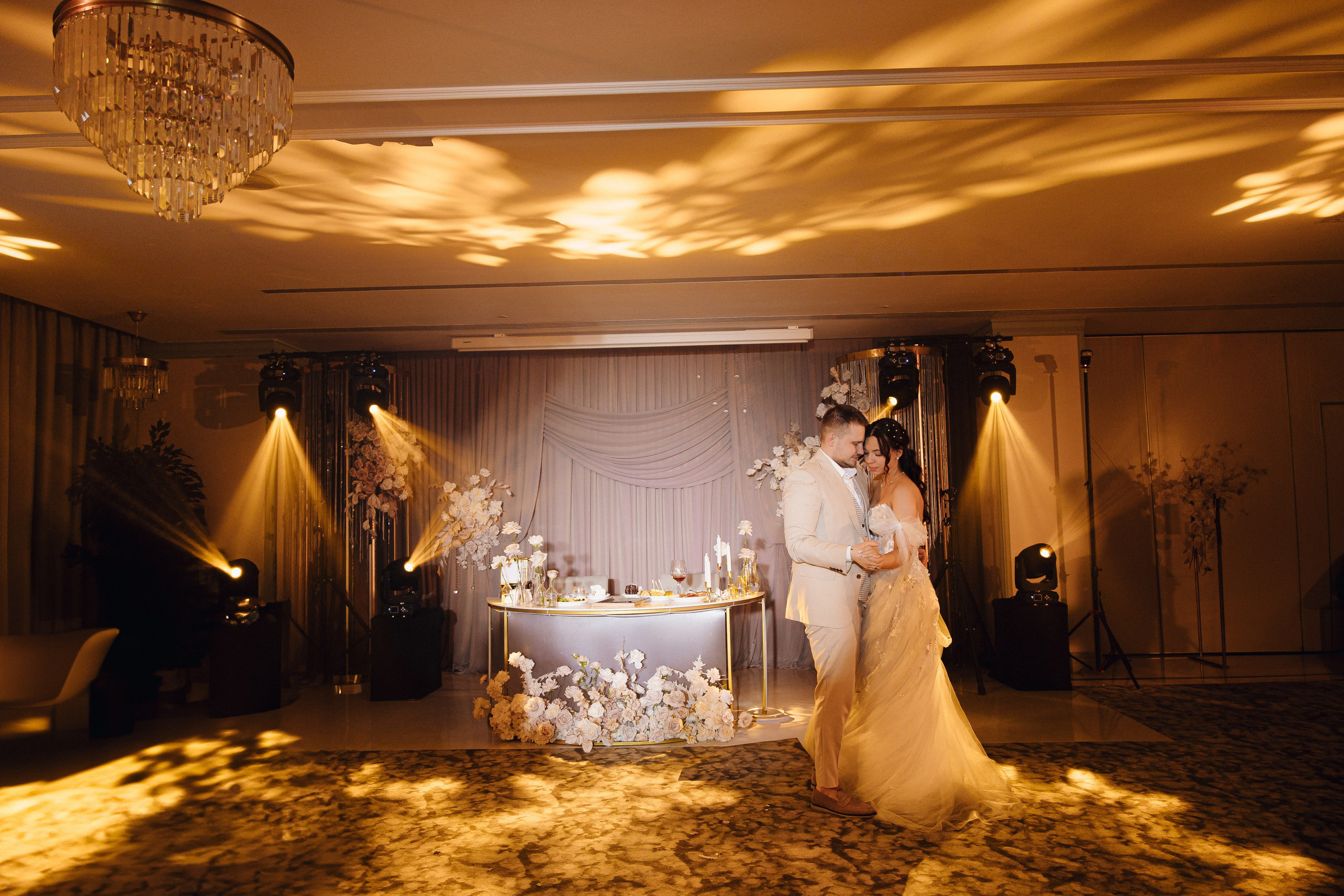 МАКСИМ И ЛИЗА, ЧЕЛСИТИ. Свадебный и индивидуальный фотограф в Челябинске Евгения Негодяева