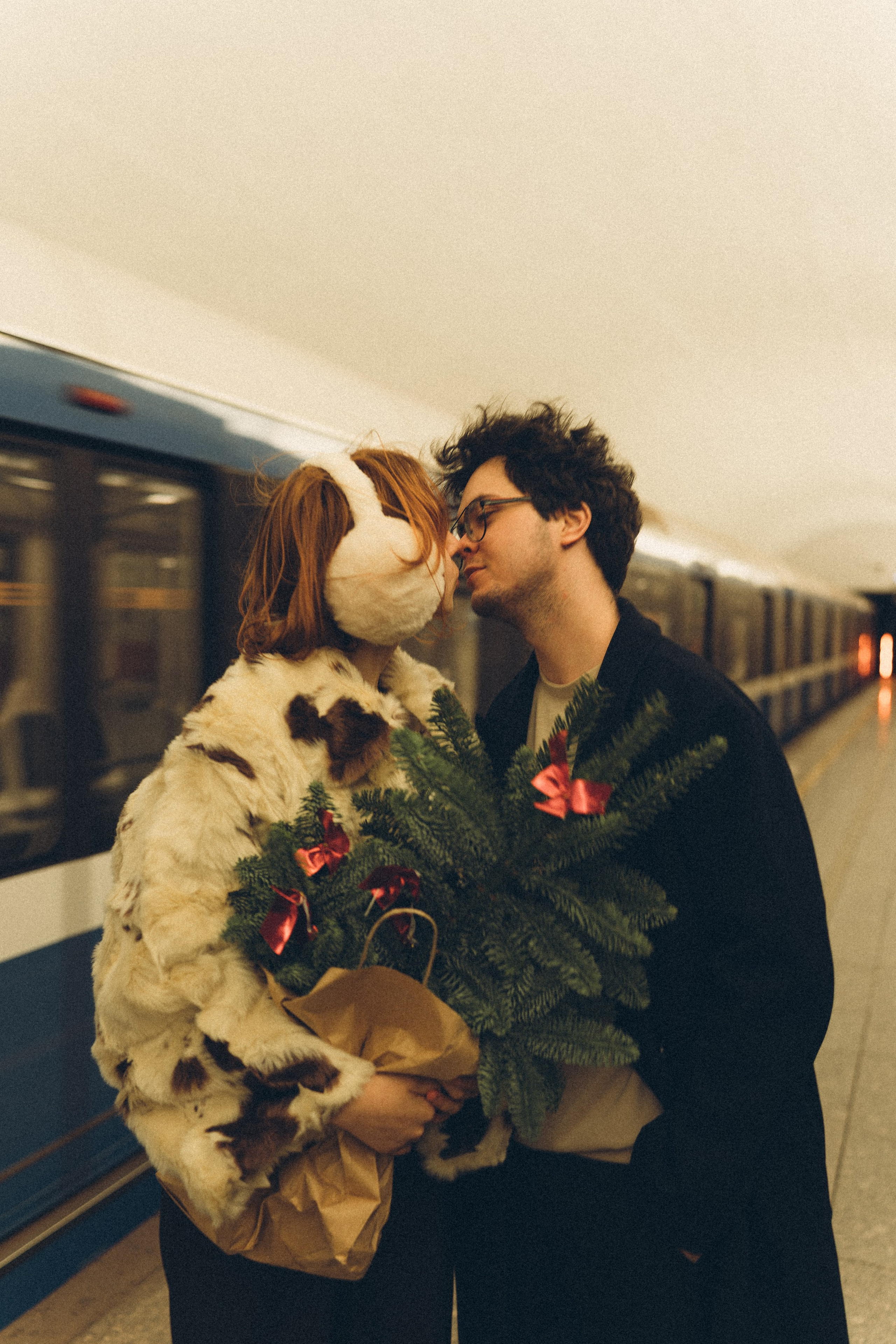 НОВОГОДНЯЯ ФОТОСЕСИИЯ ПАРЫ В МЕТРО ЛЮБОВЬ. Профессиональный фотограф, Санкт-Петербург — Виктория Богомолова