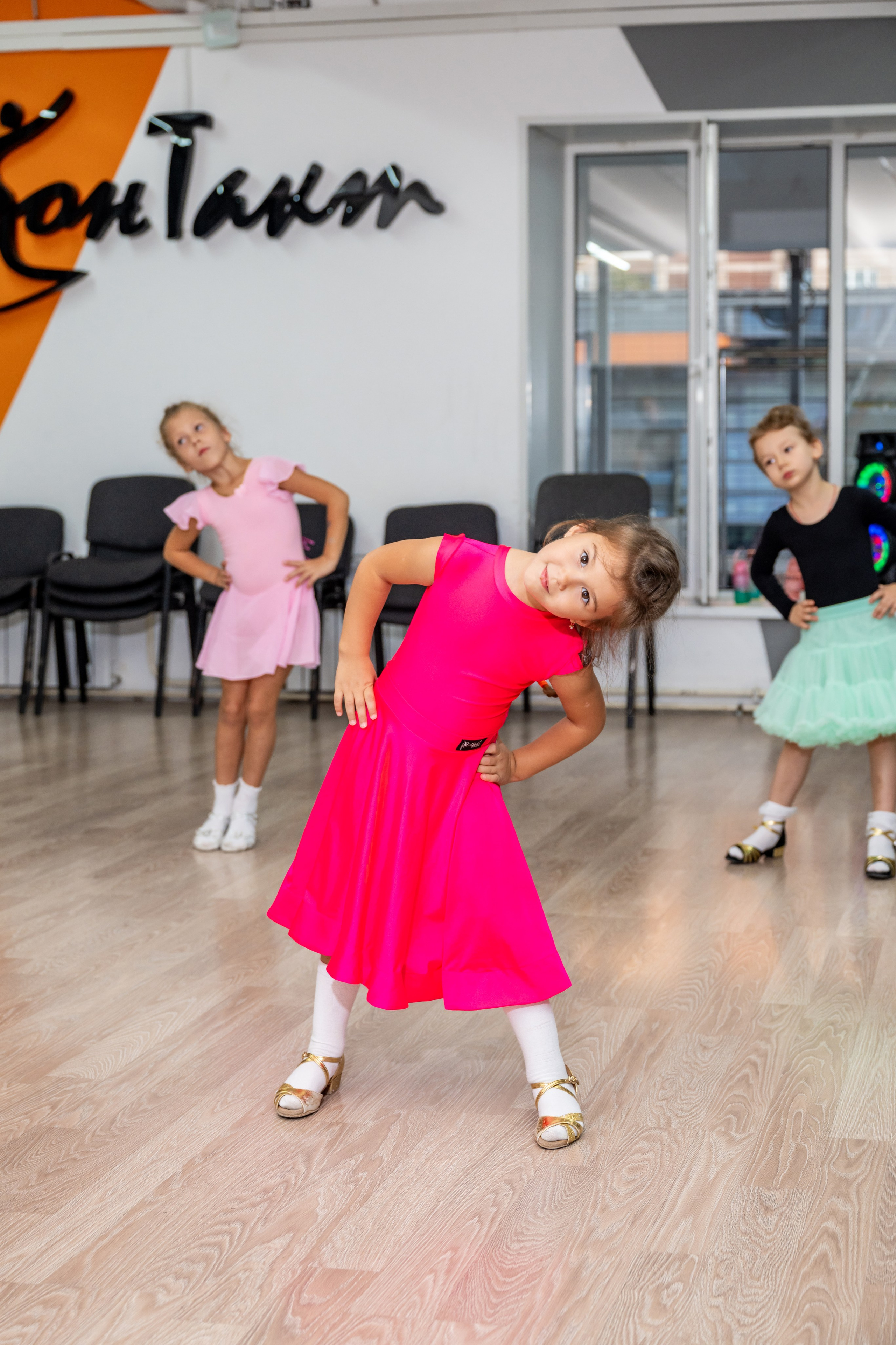 Группа 3-6 лет первый и второй год обучения. КонТакт — спортивные бальные танцы в Москве