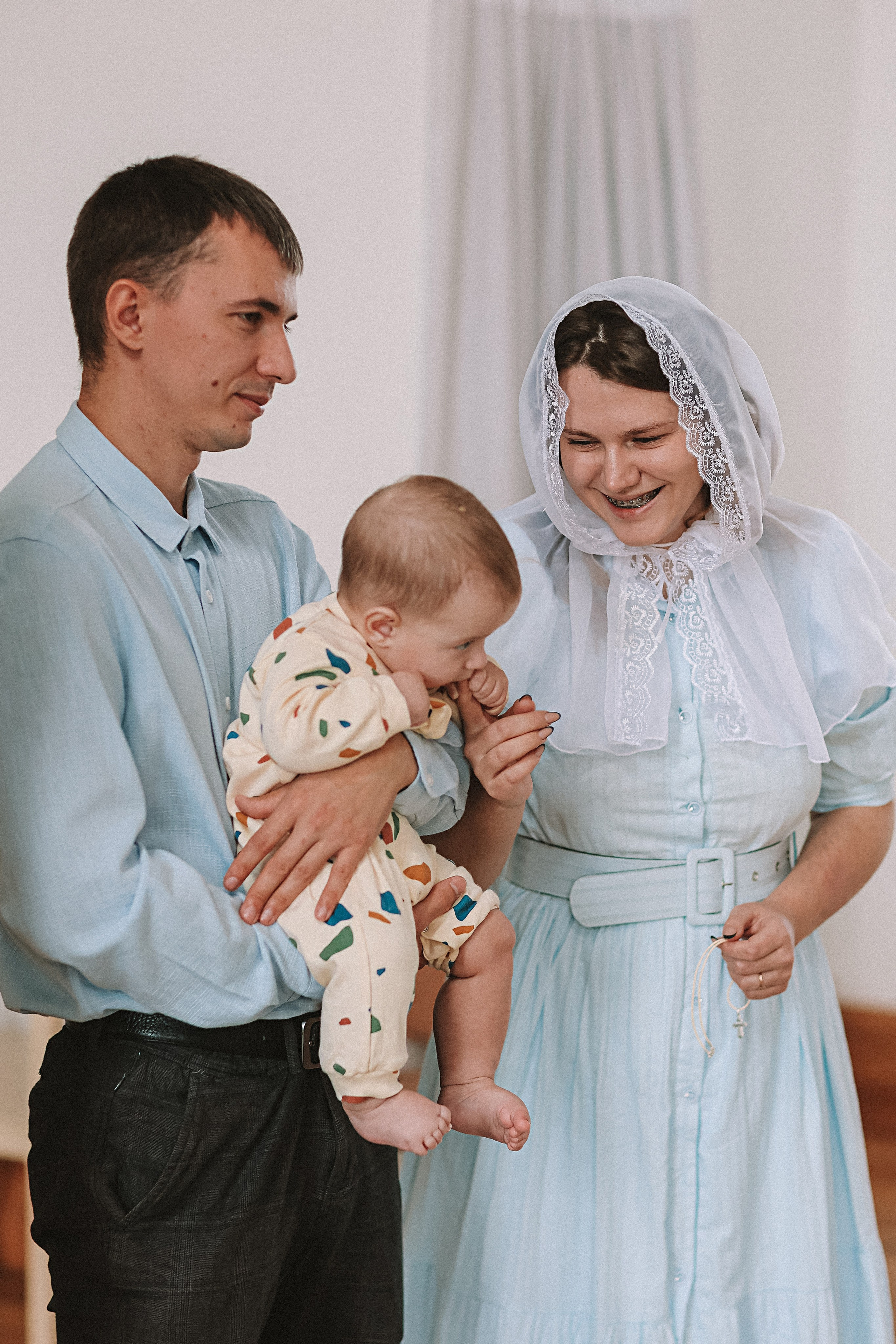 Крещение церковь около моста влюбленных. Семейный фотограф Тюмень, фотограф на роды Салмина Мария