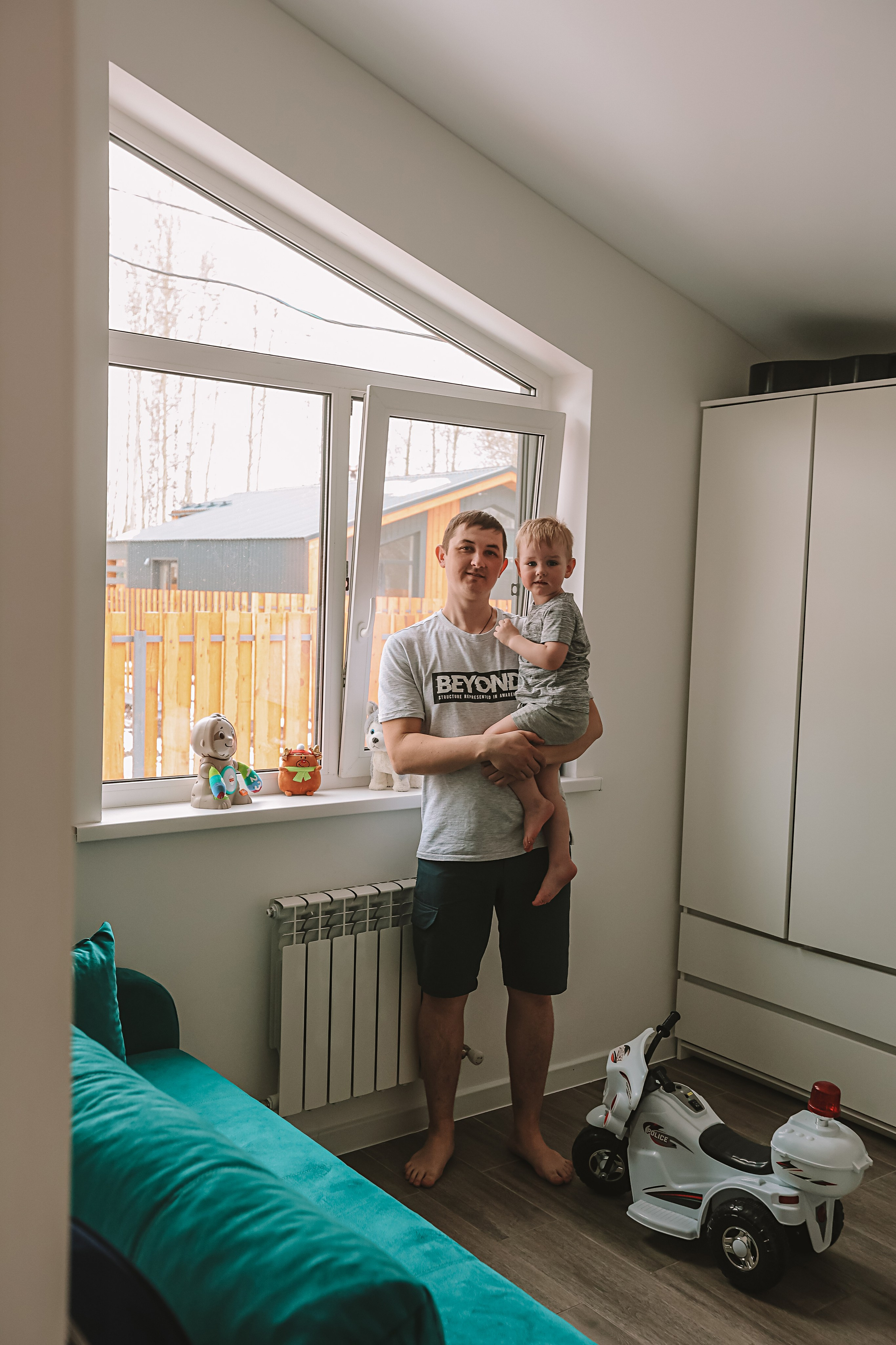 Семейная в домике (репортаж). Семейный фотограф Тюмень, фотограф на роды Салмина Мария