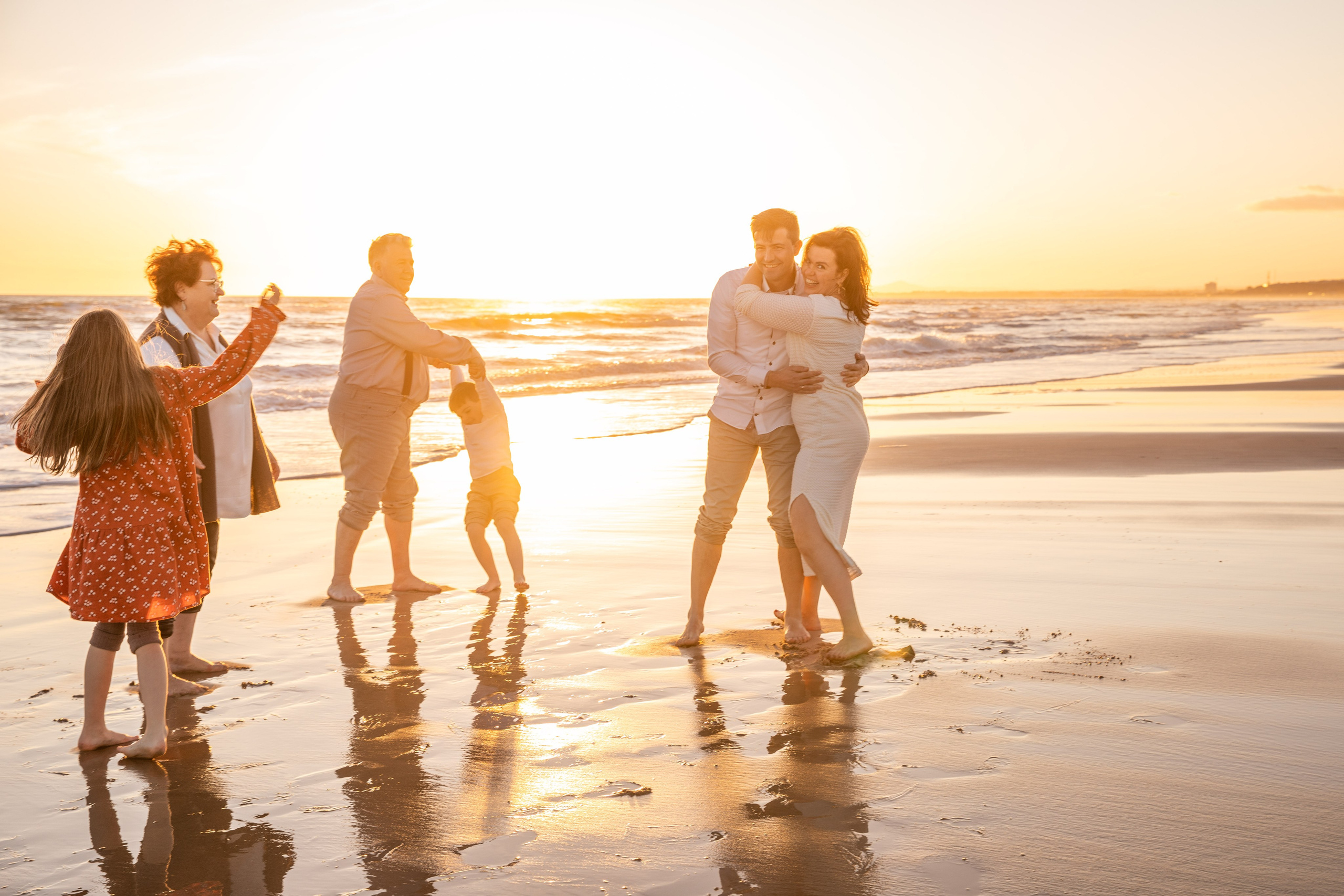 Three Generations by the Ocean. Professional Photographer in Portugal. Oksana Lomnova