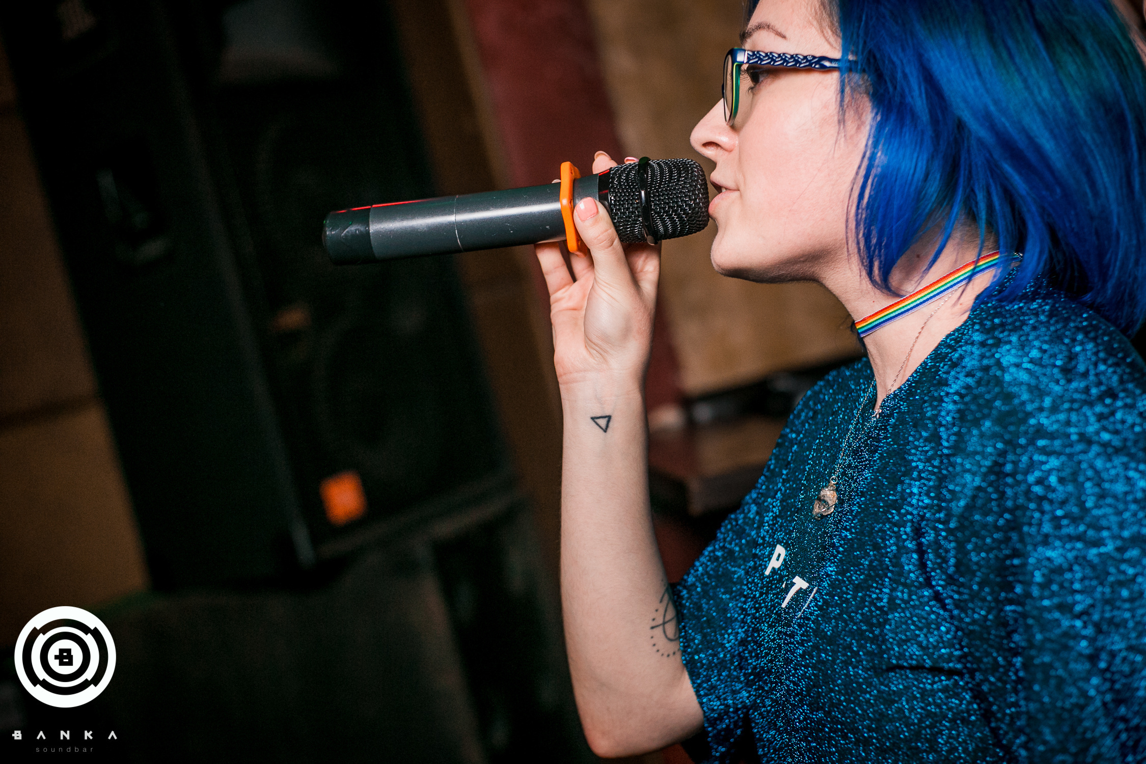 Вечеринки в ночных клубах. Свободный фотограф