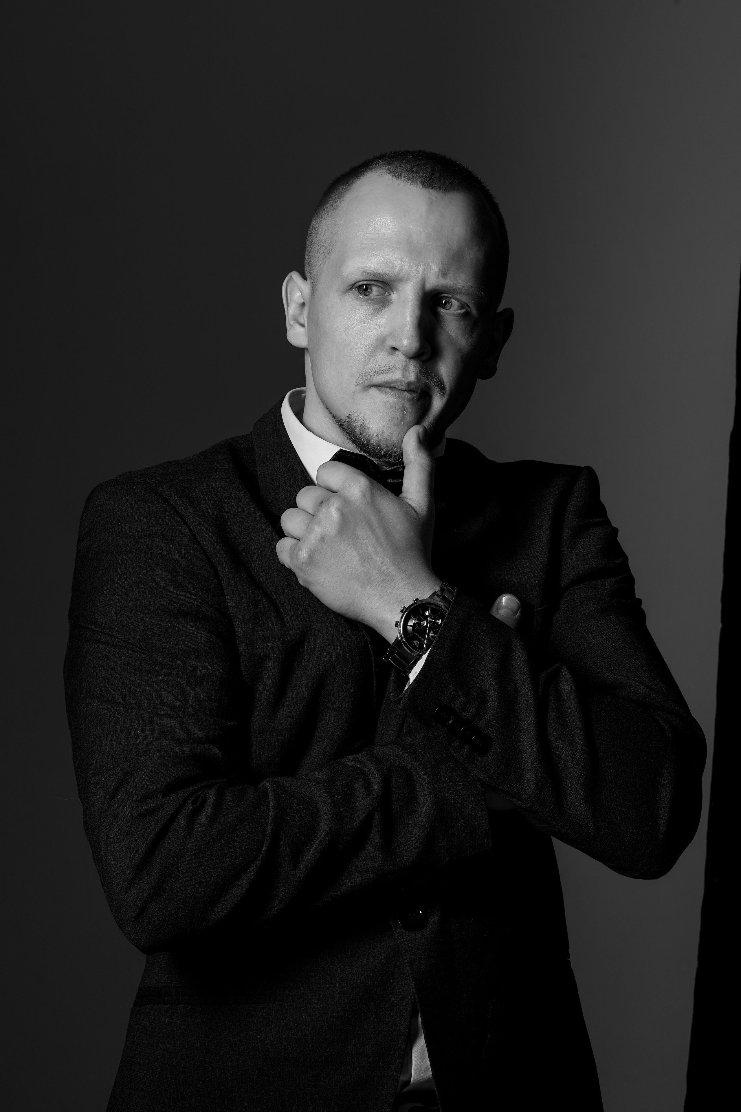 Ведущий Тимофей. Фотограф