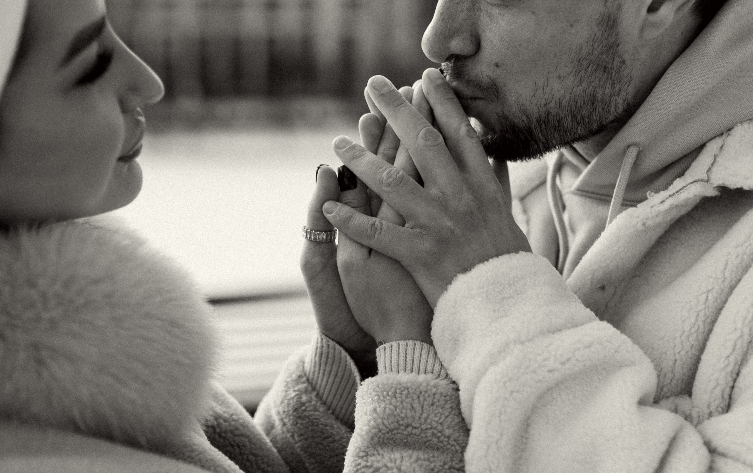 Лавстори стрит фотосессия в зимней Москве. Семейная фотосессия Бутово Москва фотограф Алина Морщагина