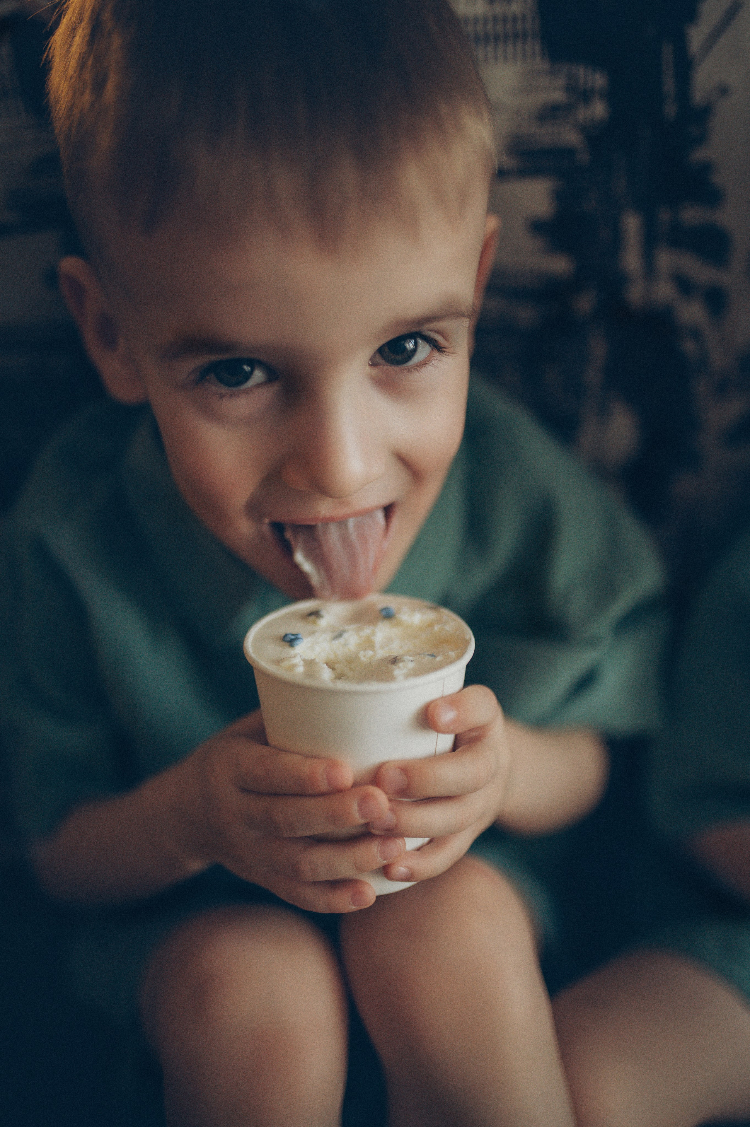 Миша и Тимофей (новогодняя домашняя). Фотограф, г. Лесной Свердловской области