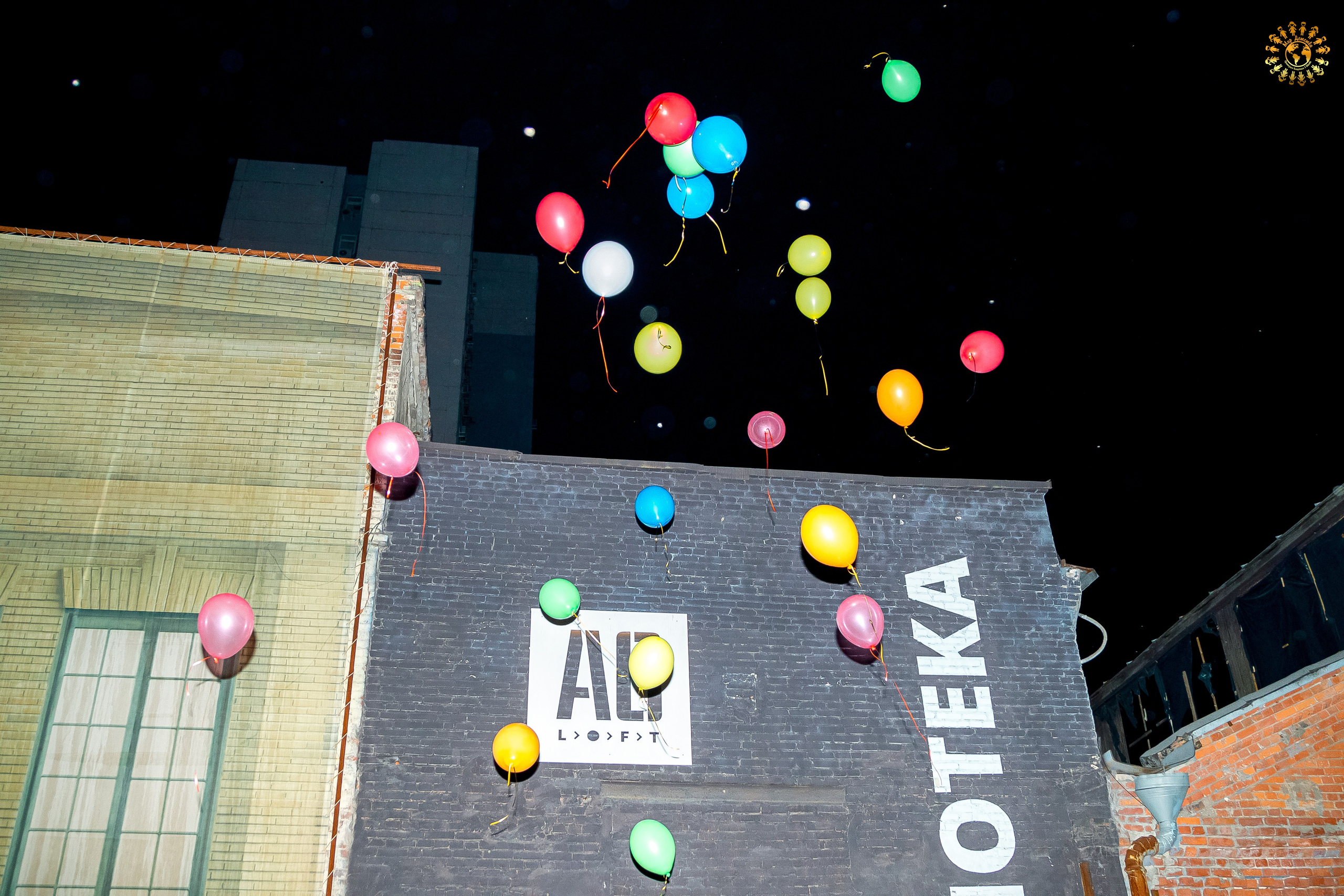 Выпускной 2023 (Школа 548; 9 Ж класс) AG Loft «Библиотека», Москва. Репортажная съемка в Москве и области. Анималистика