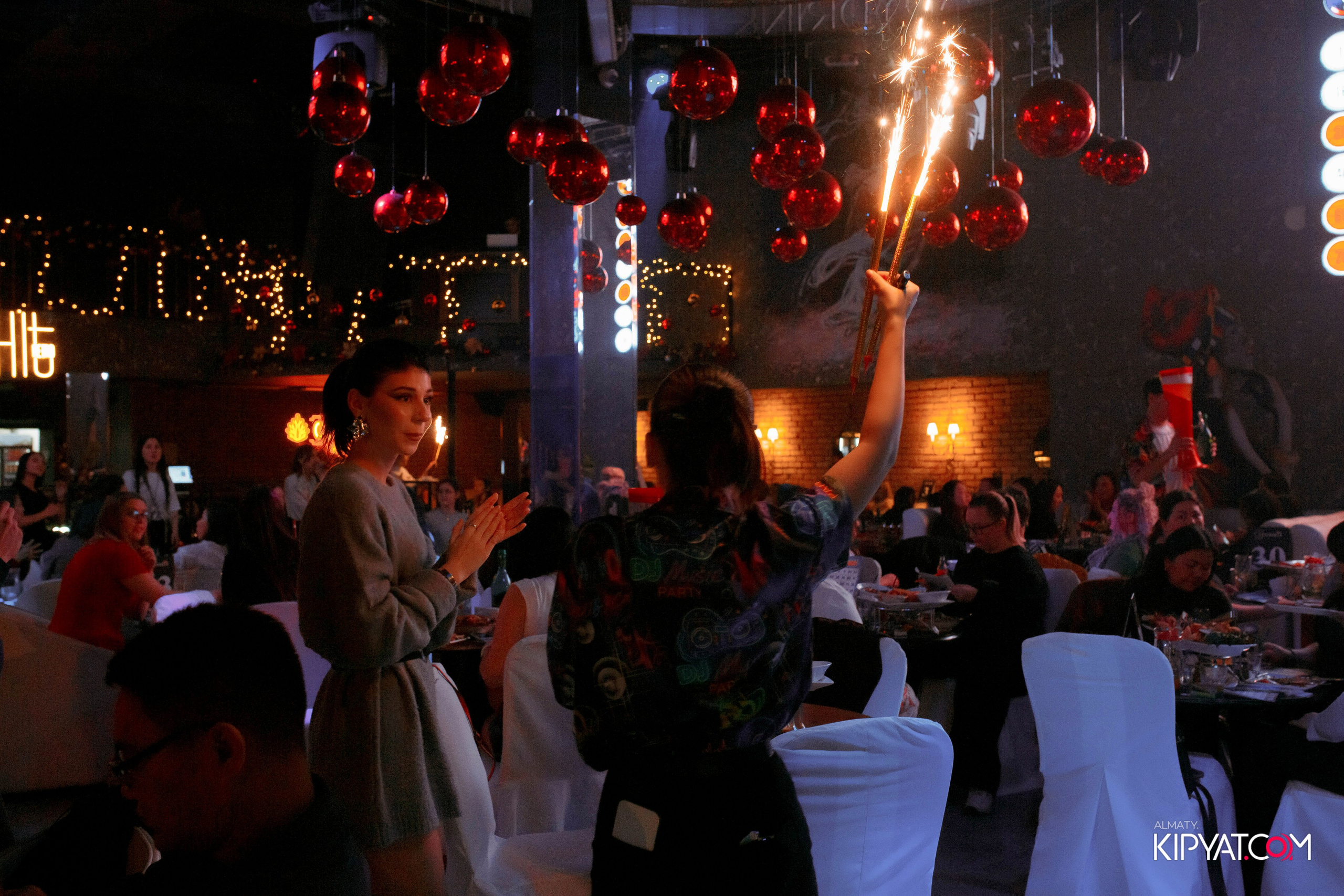 МУЗЫКАЛЬНОЕ ЛОТО В HIT RETRO. КИПЯТКОМ АЛМАТЫ! Фотосъемка мероприятий в Алматы
