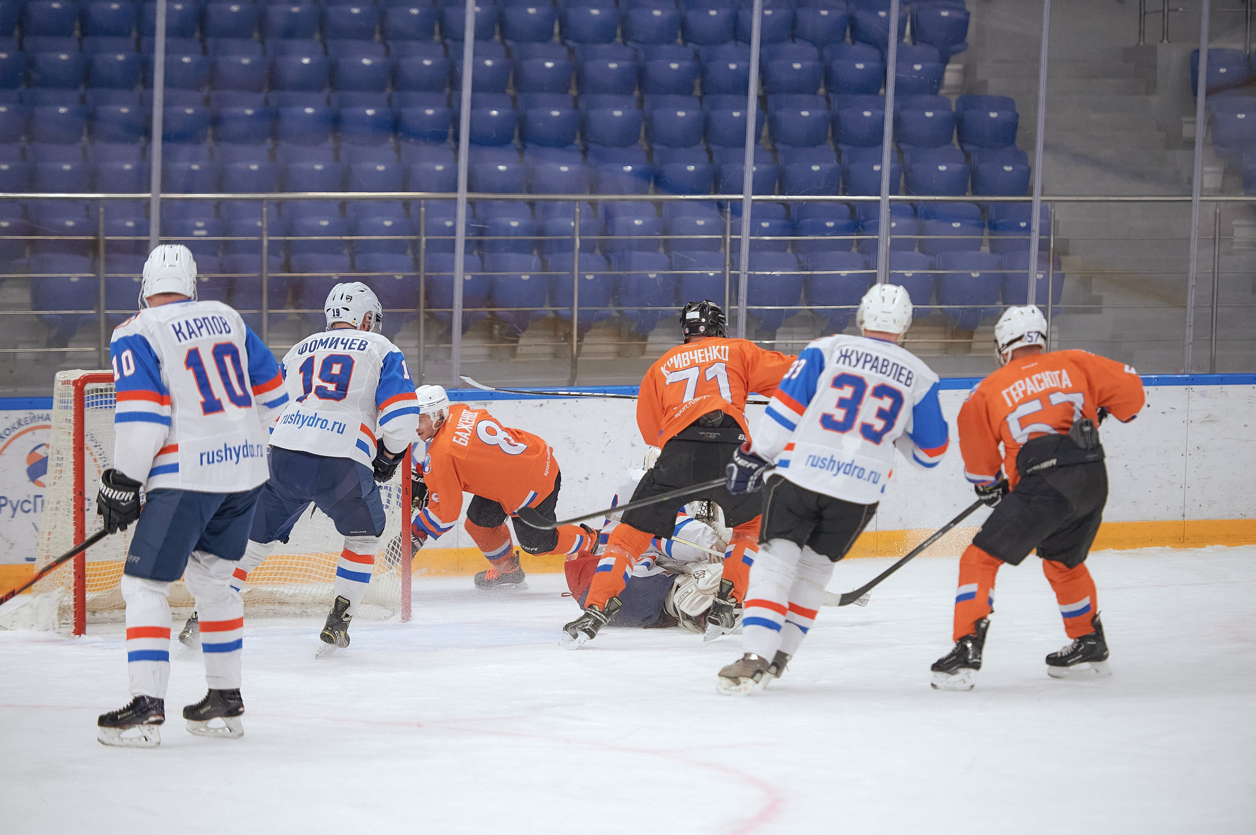 Портфолио репортажной фотосъёмки: Кристалл арена — Хоккей — РусГидро. Фотограф Яковлев Роман — Красноярск