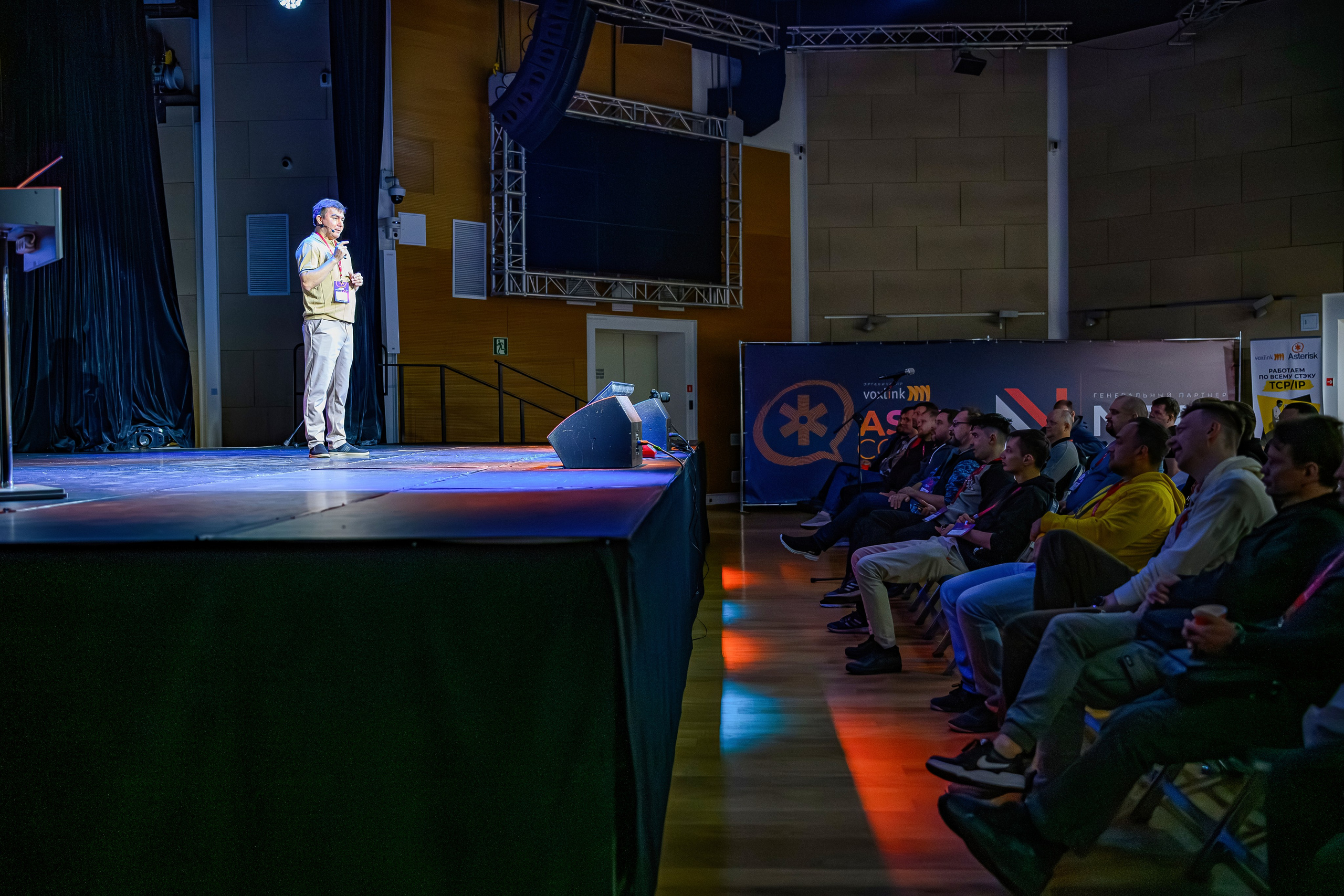 Репортажный фотограф на Конференцию  г.Москва,. Интерьерный & Репортажный фотограф Озеров Денис, г. Москва