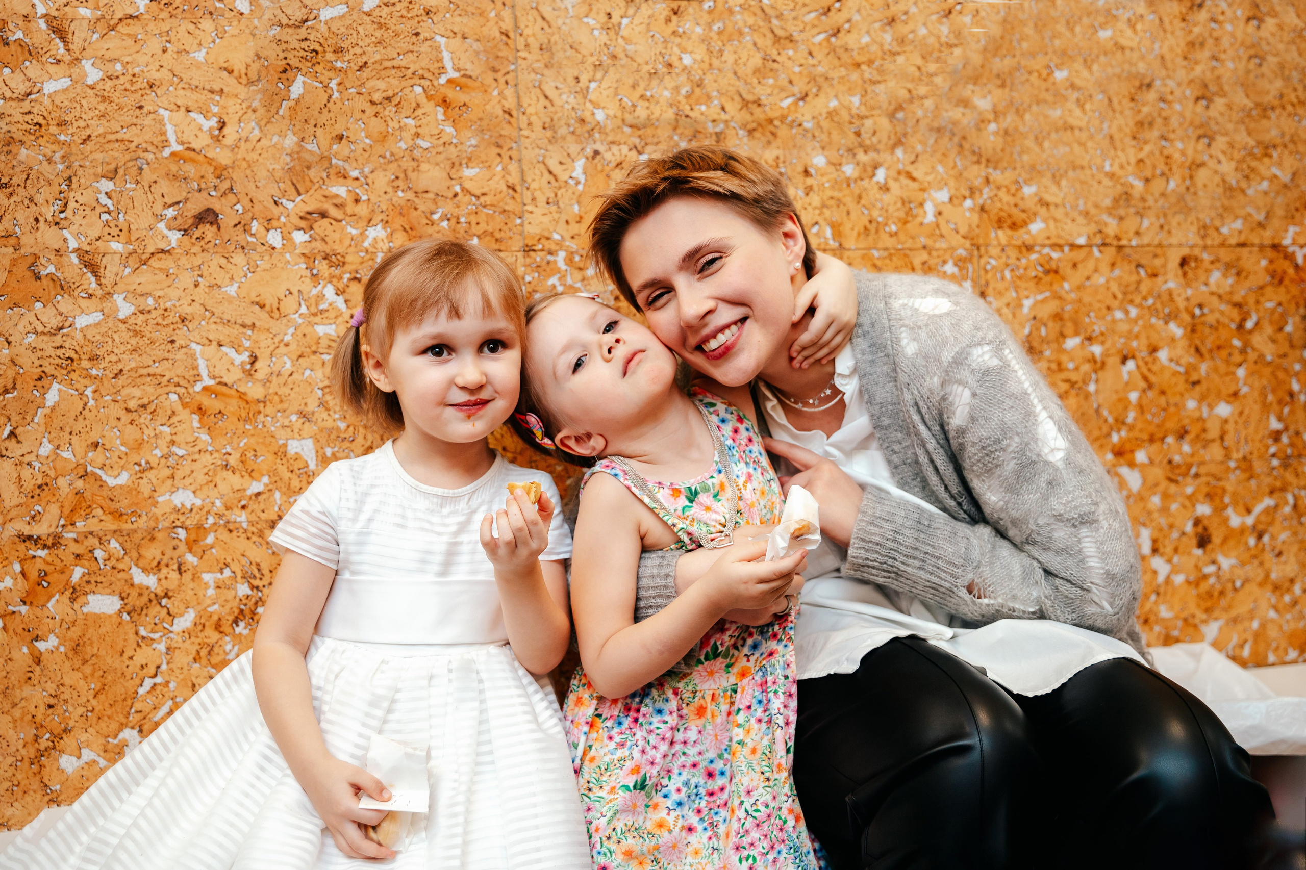 8 марта в Монтессори-саду. Семейный lifestyle фотограф в Санкт-Петербурге Людмила Пахомова