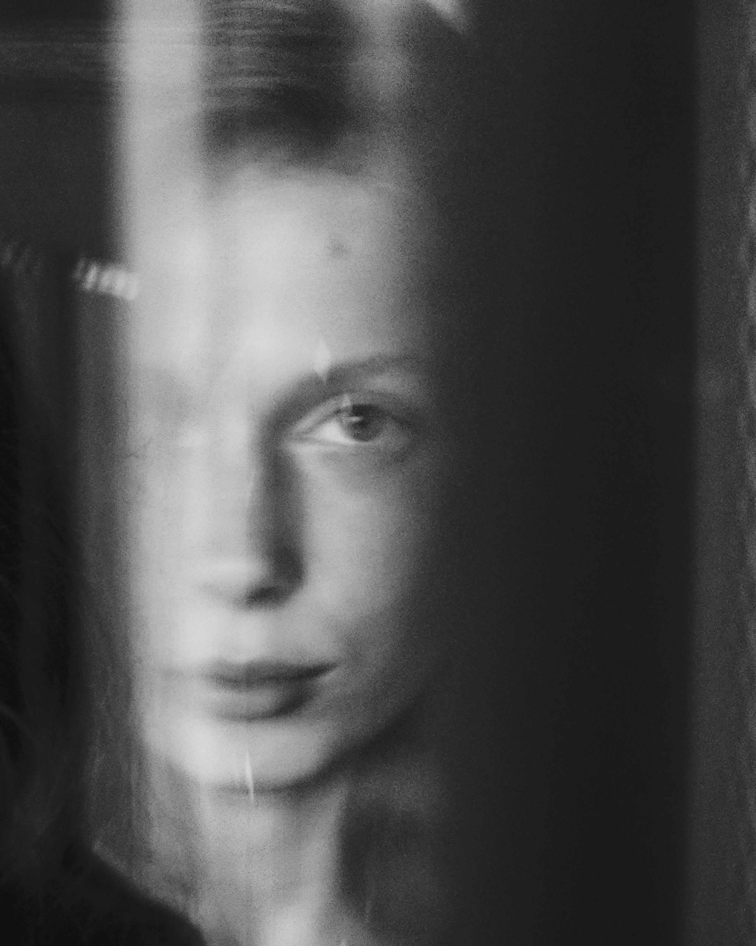 Портретная фотография черно-белая