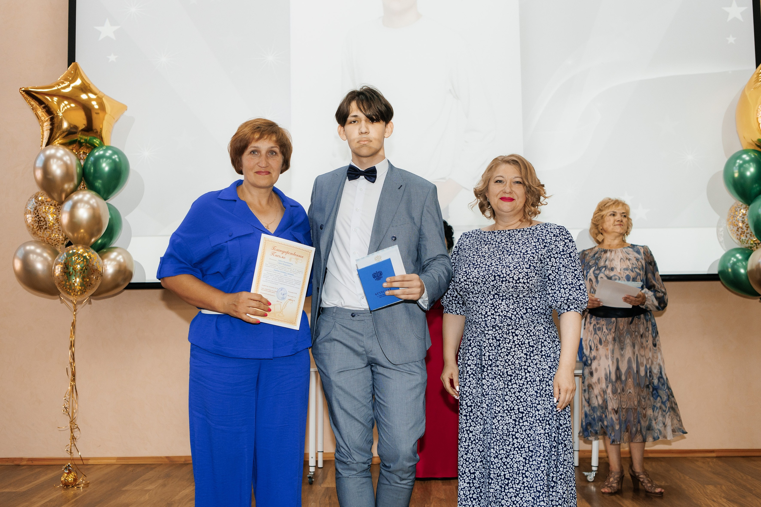 Выпускной Гимназия 12 2024 г. Свадебный и портретный Фотограф в Липецке Дмитрий Котюков