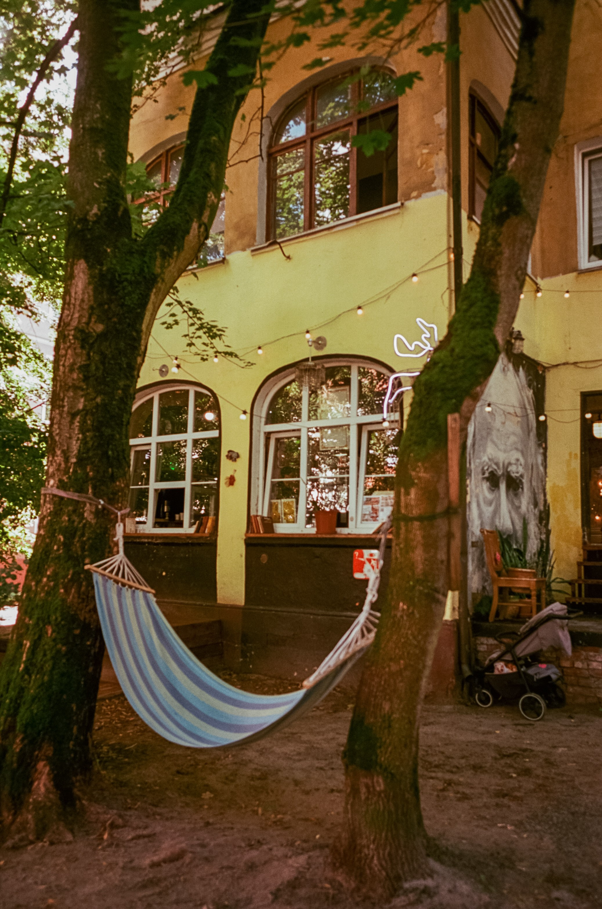 Арт-кафе Толстой, Калининград. Фотограф-документалист Мария Осокина