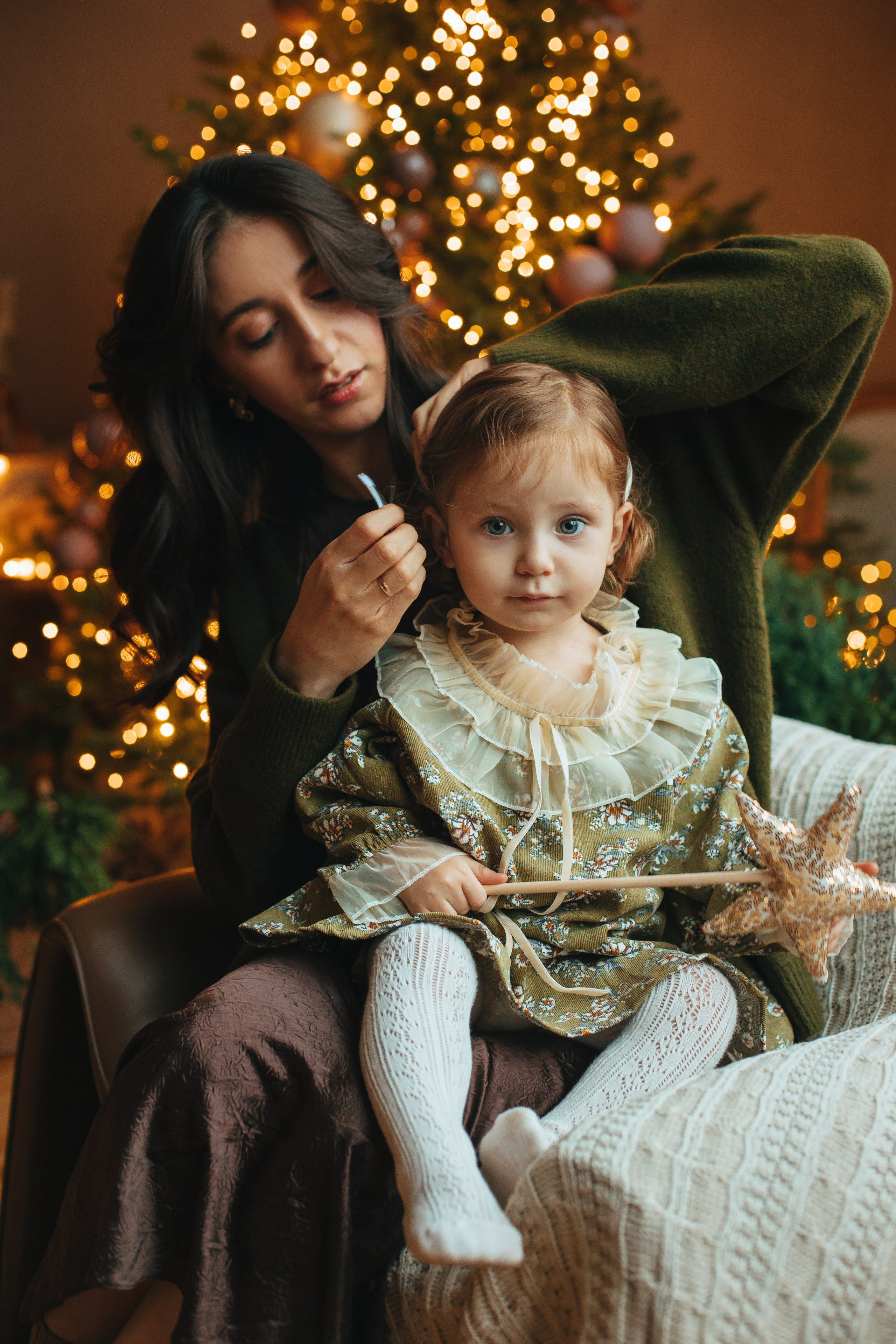 Семейные новогодние в темной студии 2024\2025. Фотограф в Краснодаре Евгения Михаевич