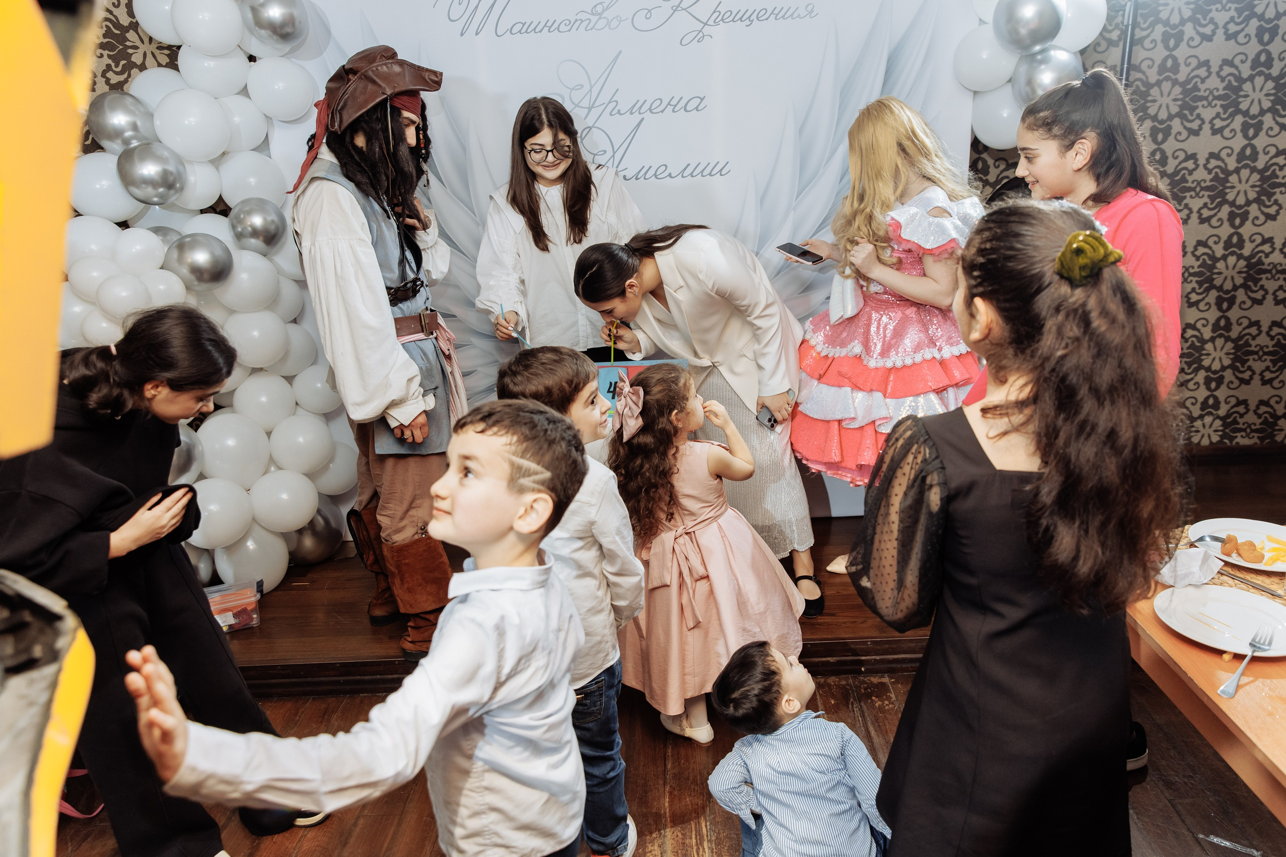 Крестины и день рождения. Семейный фотограф на крещение и венчание