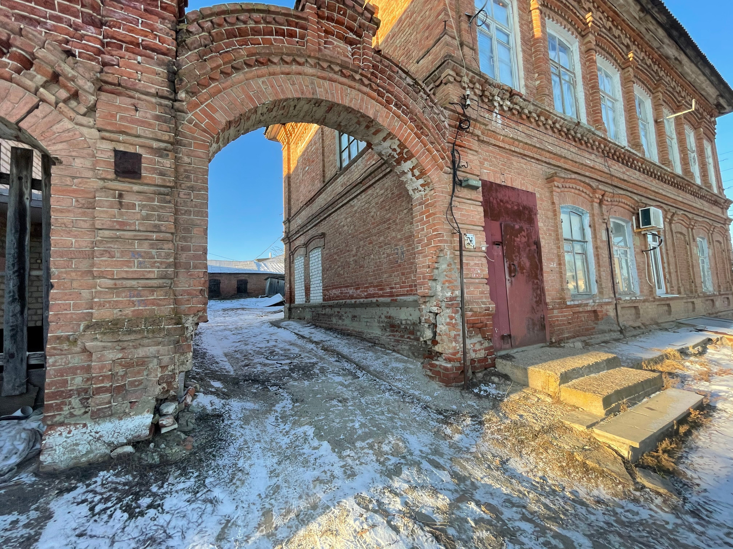 20 036 Здание красный кирпич. ВИЗУАЛЬНЫЕ И ЗВУКОВЫЕ РЕШЕНИЯ ДЛЯ БИЗНЕСА И СЪЁМОК ТЕЛЕТЕЛА