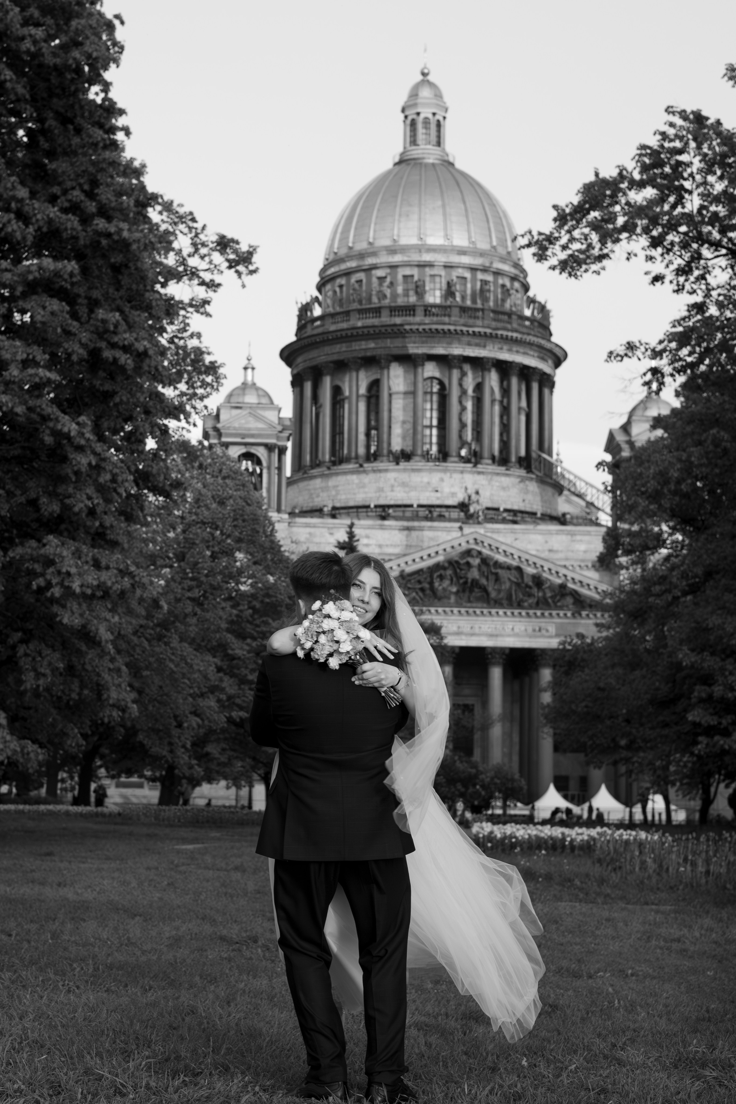 ЗАГС 2 + Прогулка. Семейный фотограф в Санкт-Петербурге. Запечатление мгновений и ярких воспоминаний в Вашей жизни