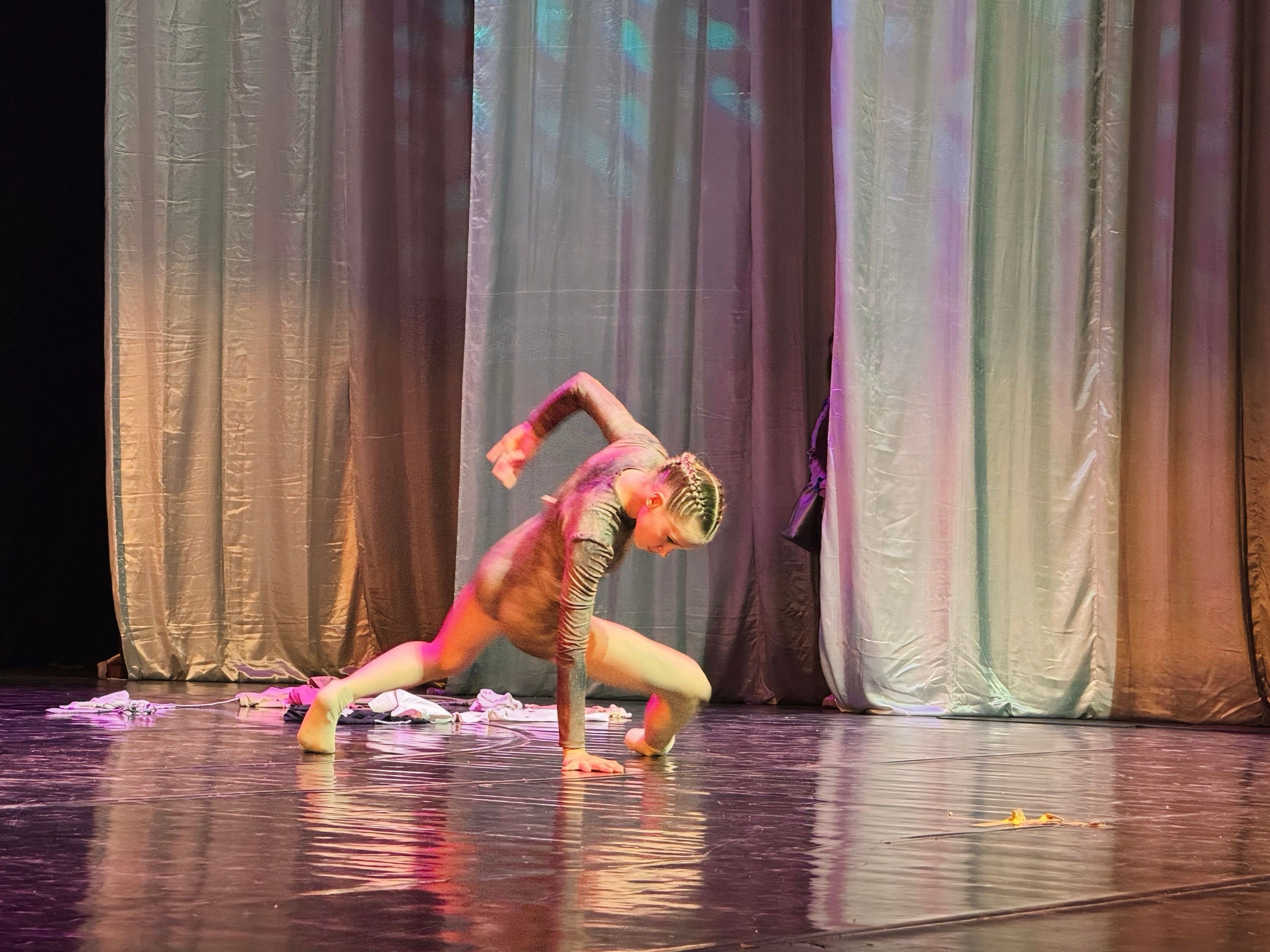 26 апреля, г. Астрахань. Золотое яблочко