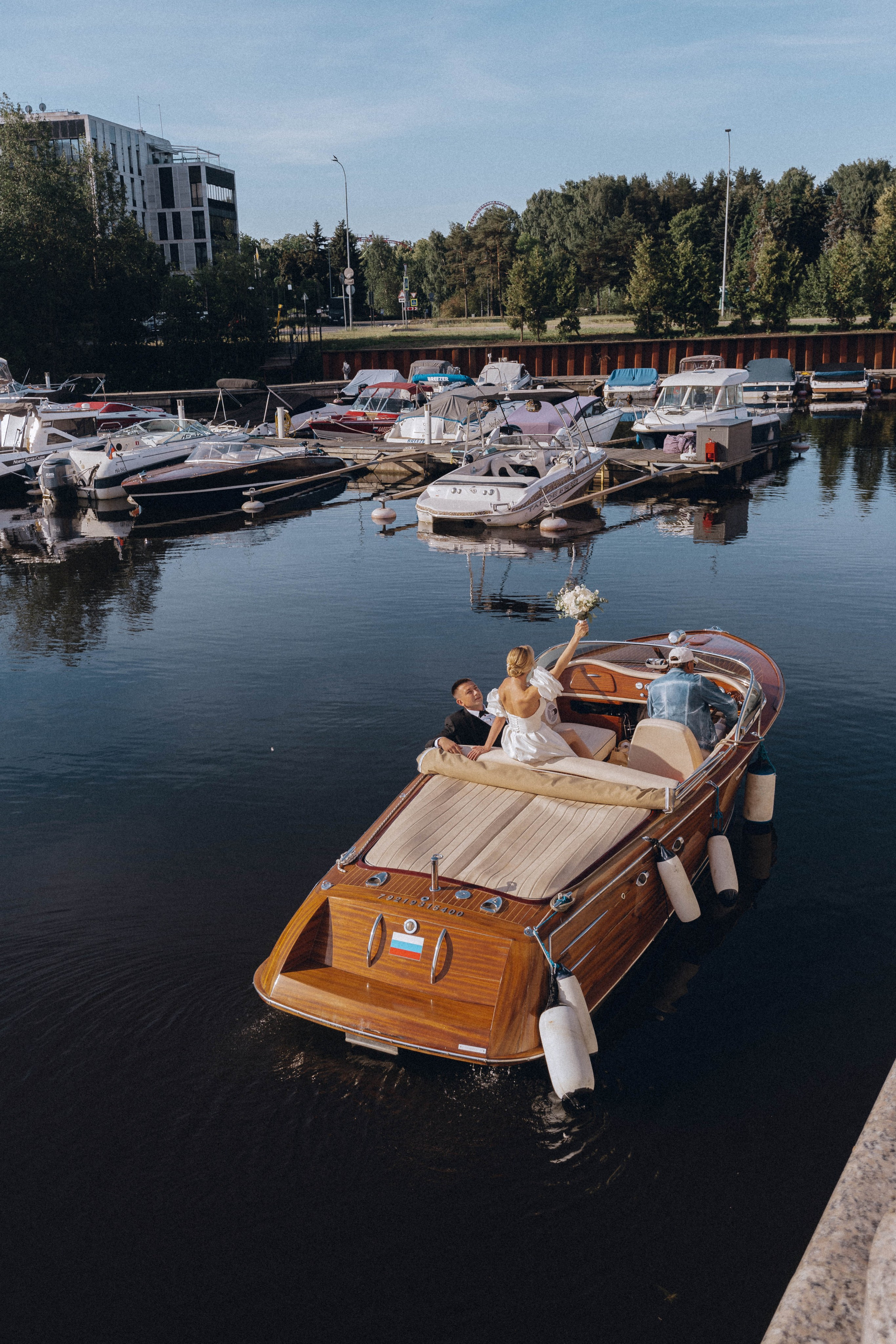 СВАДЕНБНАЯ СЬЕМКА НА КАТЕРЕ ПО КАНАЛАМ САНКТ-ПЕТЕРБУРГА И В АКВАТОРИИ НЕВЫ. Профессиональный фотограф, Санкт-Петербург — Виктория Богомолова