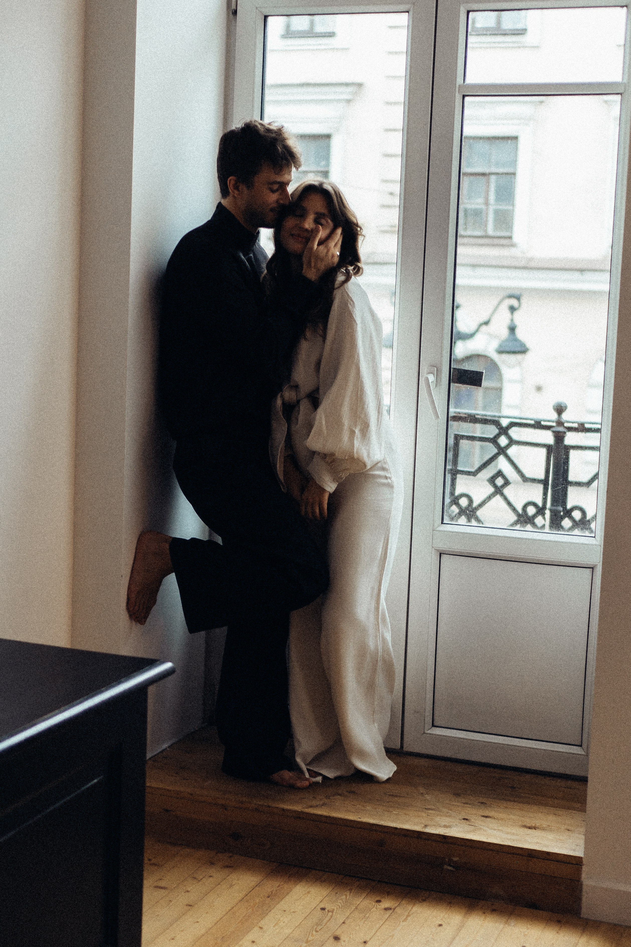 УТРО ЖЕНИХА И НЕВЕСТЫ В ПИТЕРСКОЙ КВАРТИРЕ И СЬЕМКА С СВАДЕБНЫХ ОБРАЗАХ. Профессиональный фотограф, Санкт-Петербург — Виктория Богомолова