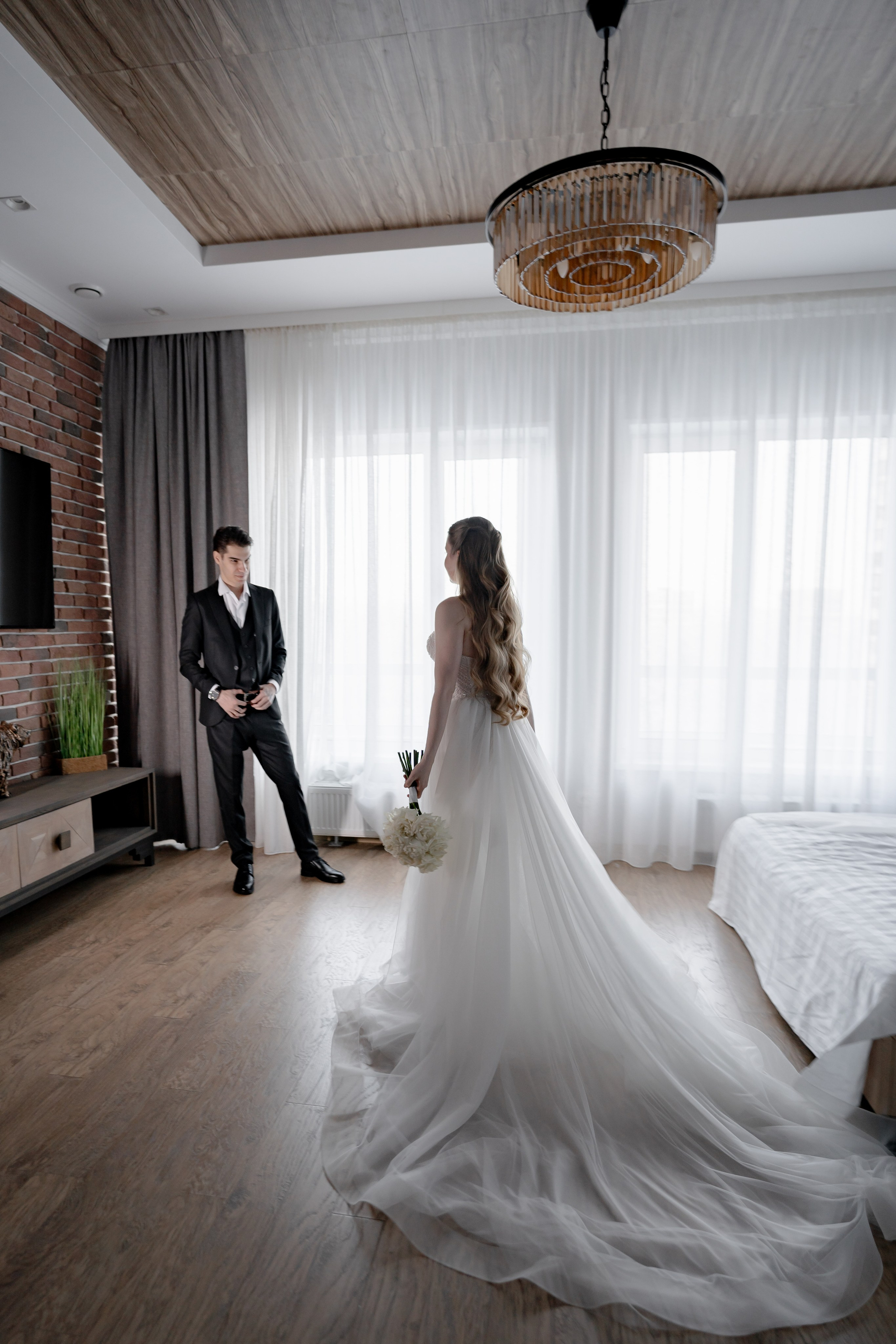 СВАДЕБНАЯ СЬЕМКА СБОРОВ В ОТЕЛЕ И ВЫЕЗД НА ЦЕРЕМОНИЮ (СНЯТО В СИБИРЕ В НИЖНЕВАРТОВСКЕ)М. Профессиональный фотограф, Санкт-Петербург — Виктория Богомолова