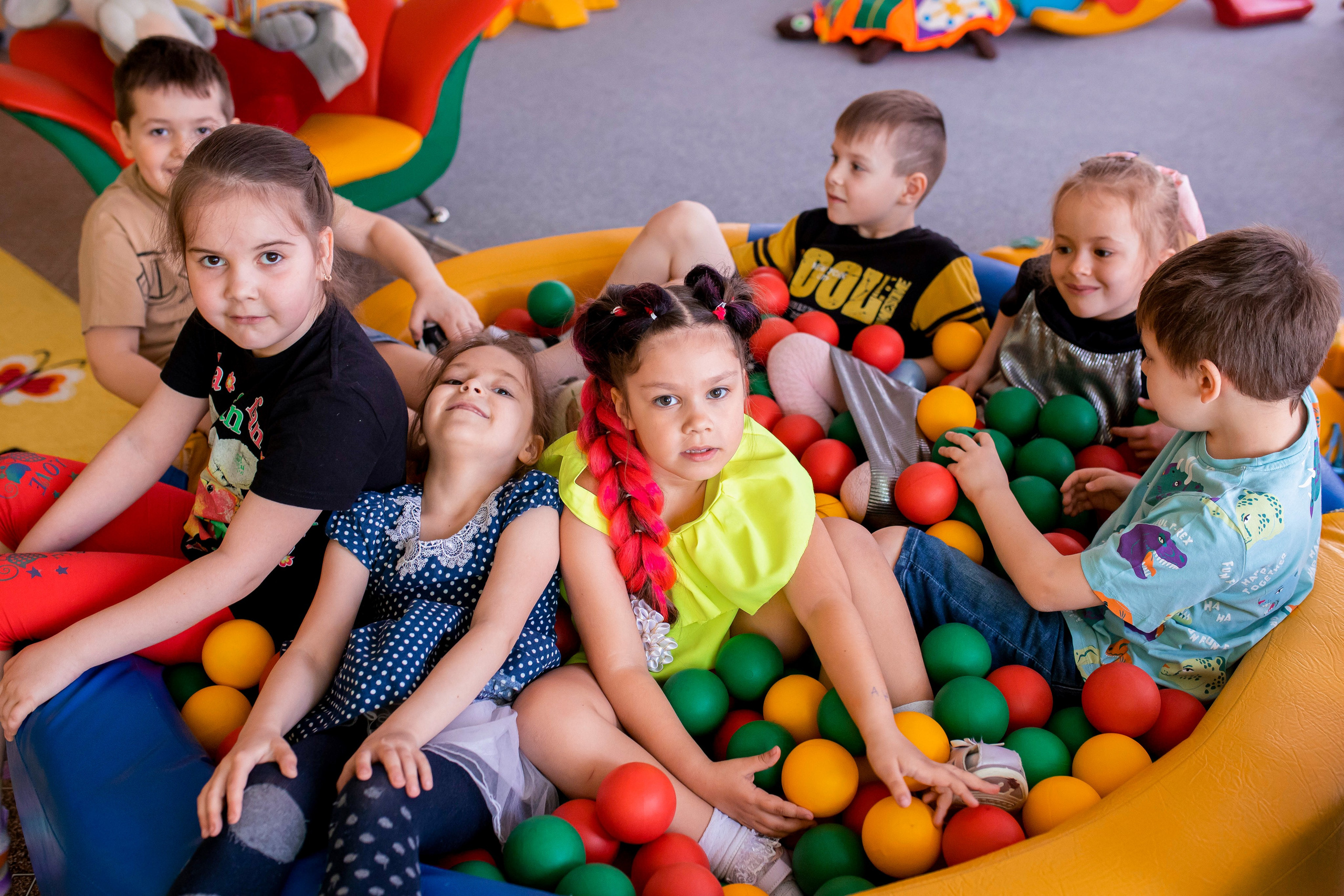 Выпускница Милена с группой. Семейный и детский фотограф город Тында Дарья