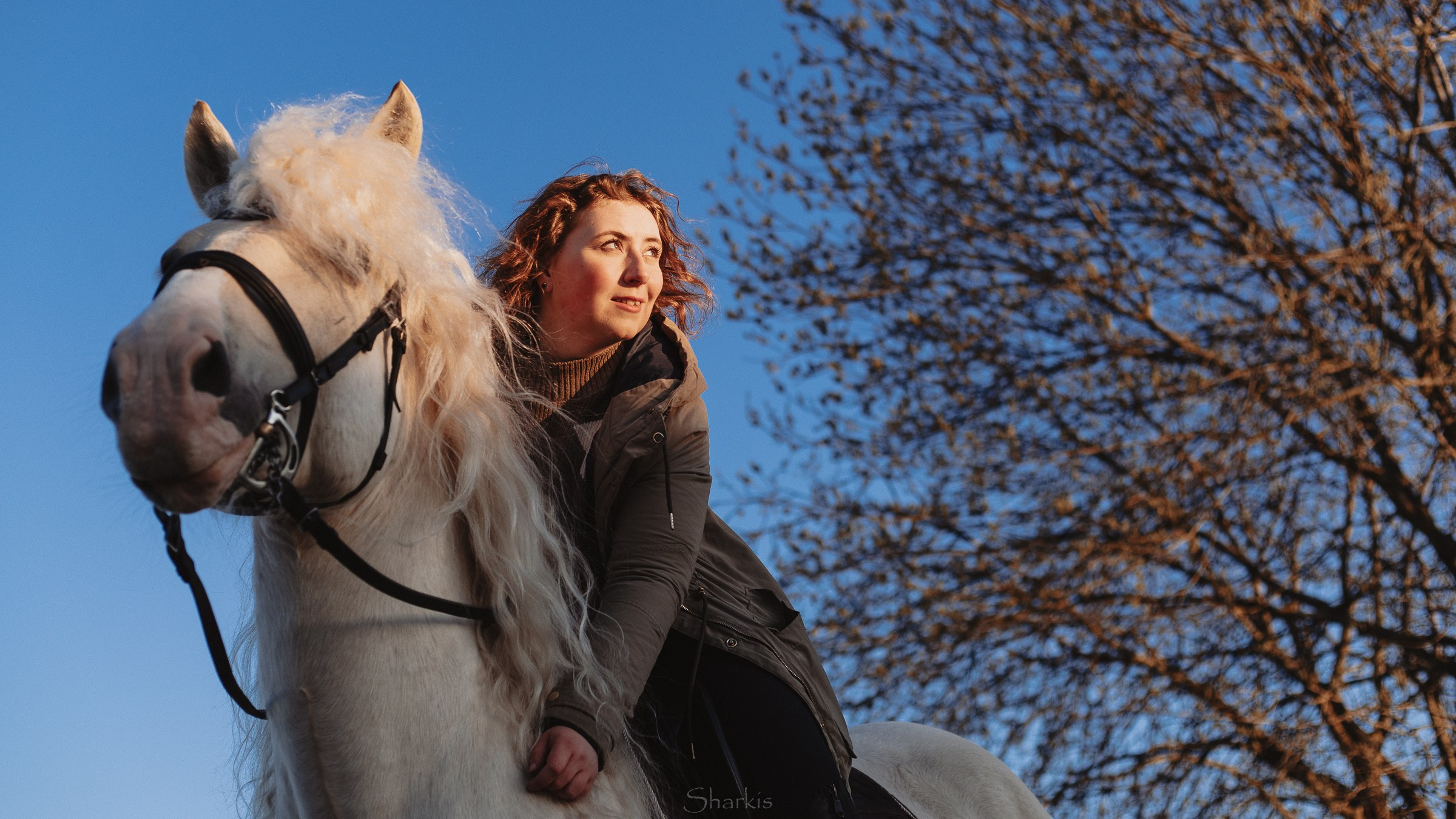 Катя и Гладиолус. Фотограф Елизавета Филатова