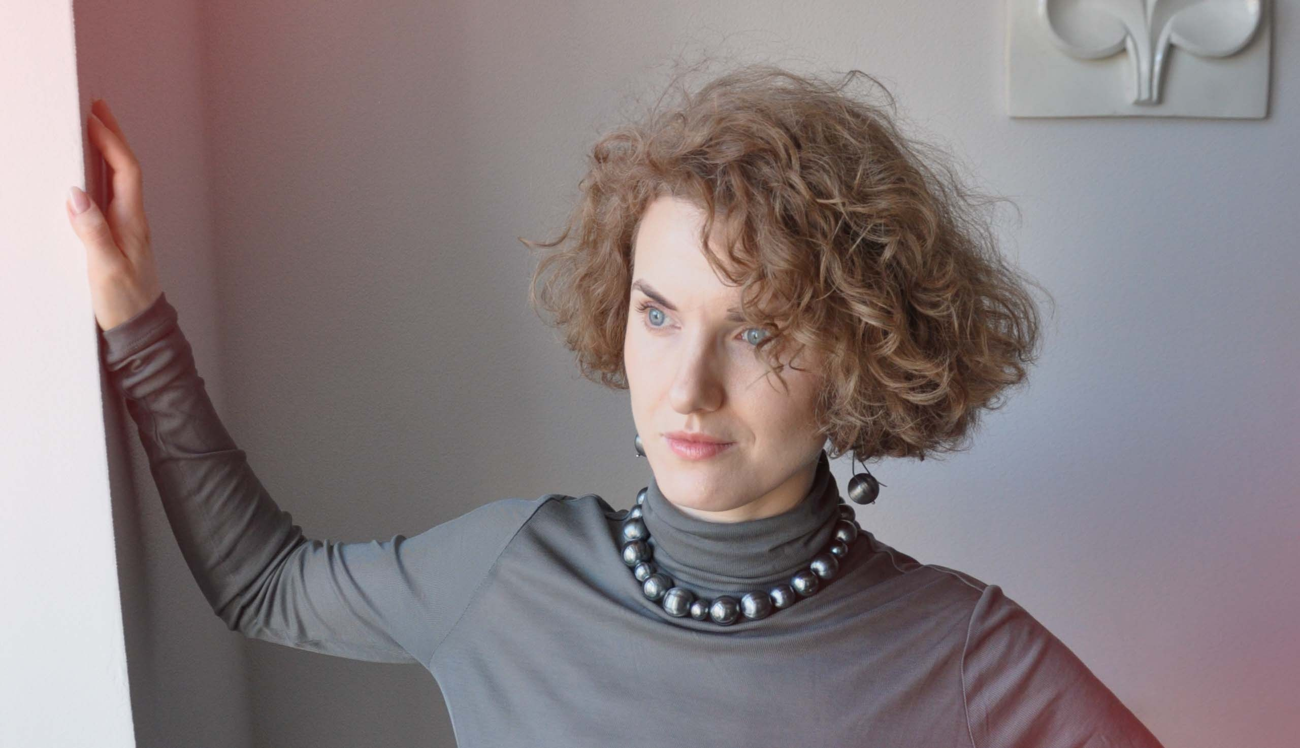 Гарнитур из серебра. Дизайнерские украшения из серебра. Бусы и серьги из серебра с патиной.