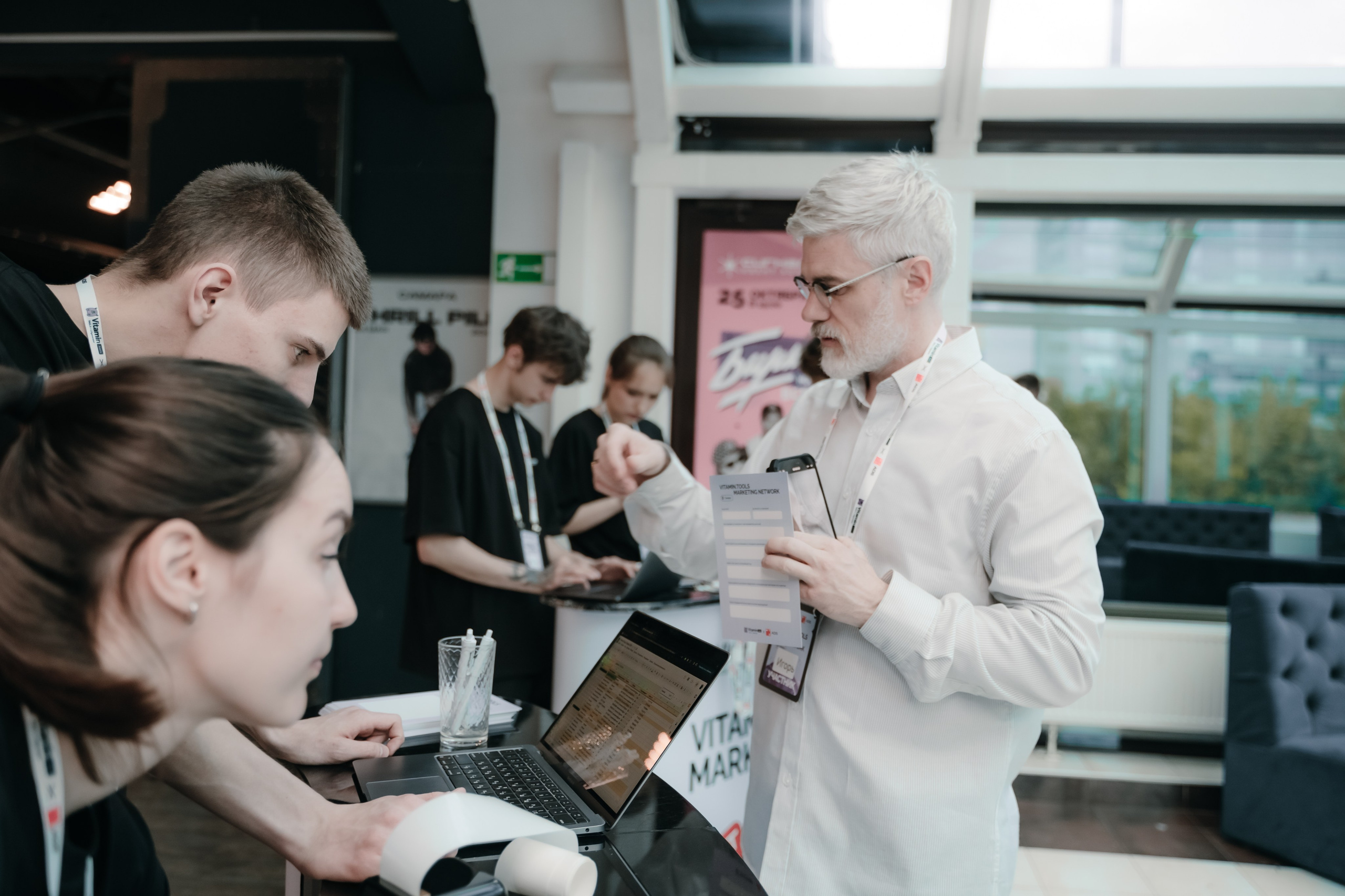 Репортажный фотограф конференция Vitamin.tools Самара. Фотограф Сергей Логинов