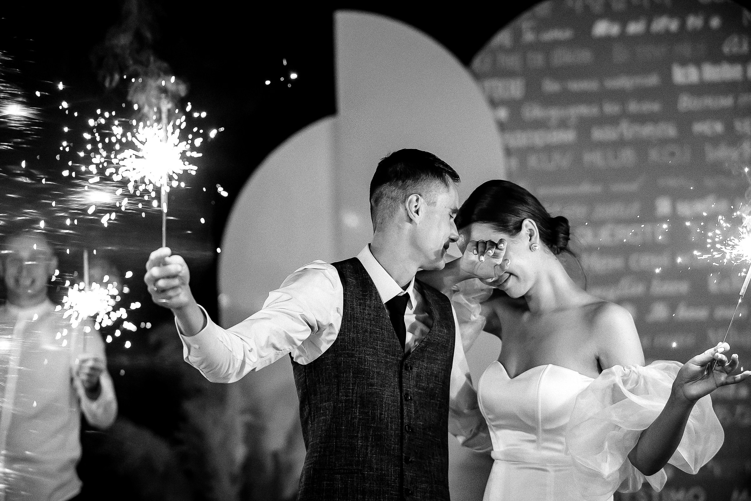 Свадебная фотография в Петербурге. VERSLIBRE | Свадебный и репортажный фотограф в Санкт-Петербурге