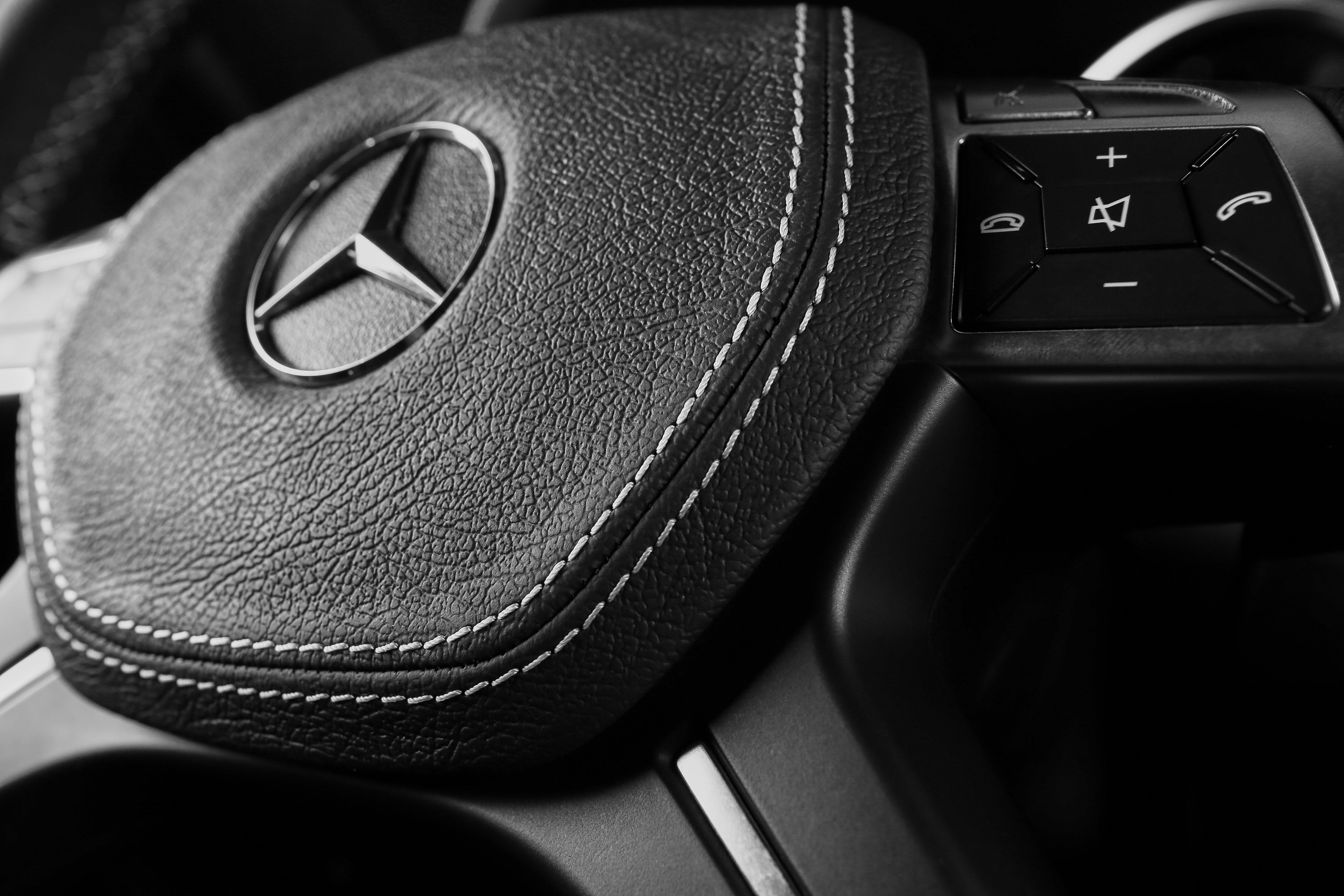 Mercedes ML350 Black. Репортажный фотограф и ретушер в Москве Наталья Алексеева