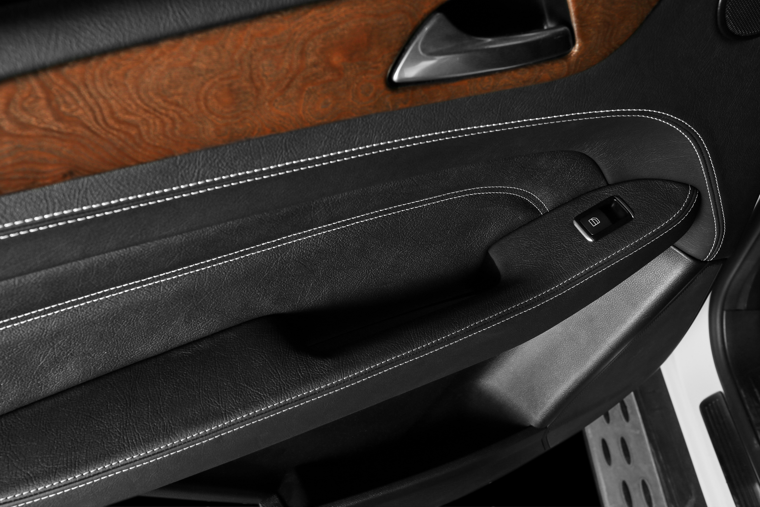 Mercedes ML350 Black. Репортажный фотограф и ретушер в Москве Наталья Алексеева