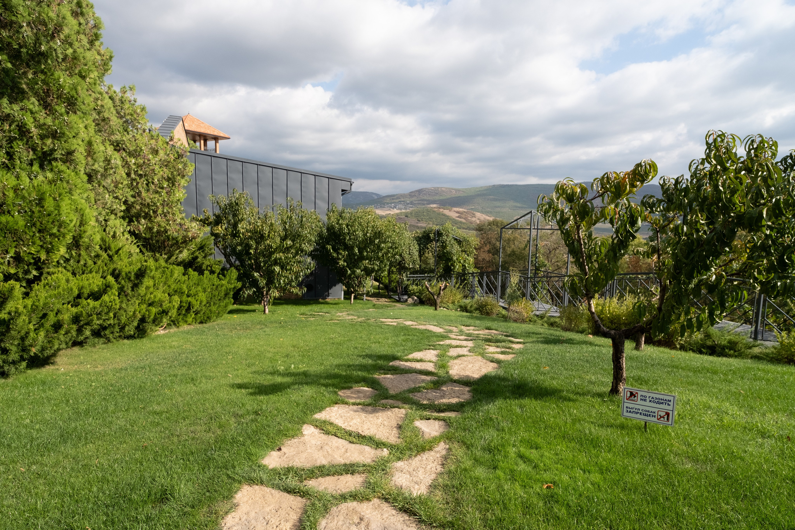 Самые красивые локации города Севастополь. Где пофотографироваться в Севастополе? Локации для фото. 1 место. Первое место. Место. Бывшее мес. Профессиональная фотосъемка в Крыму. Натуральные эмоции и живые кадры. Забронируйте дату прямо сейчас!