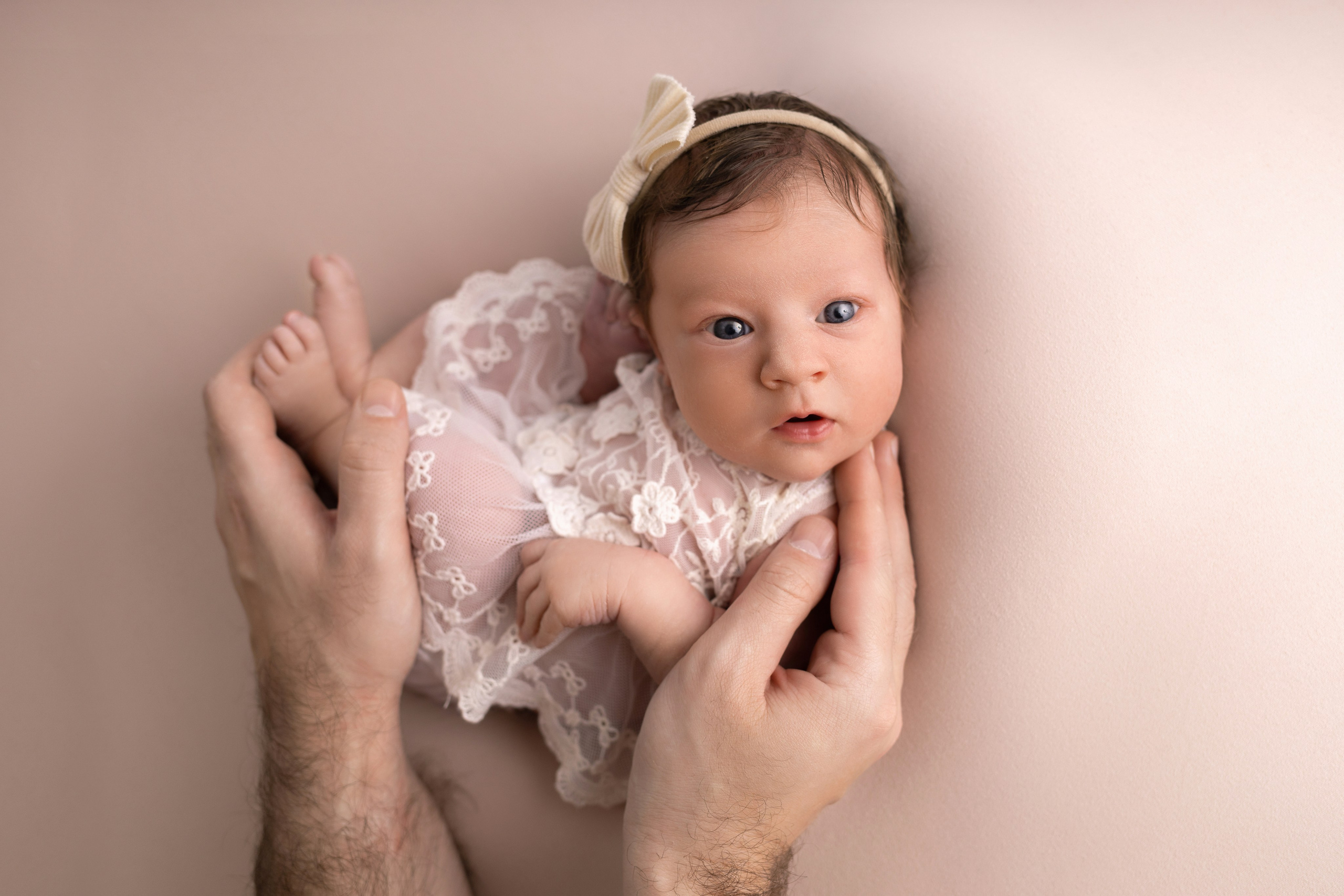 Классическая фотосессия малыша. Фотограф новорожденных малышей в Омске и Омской области Эльвира Камаева
