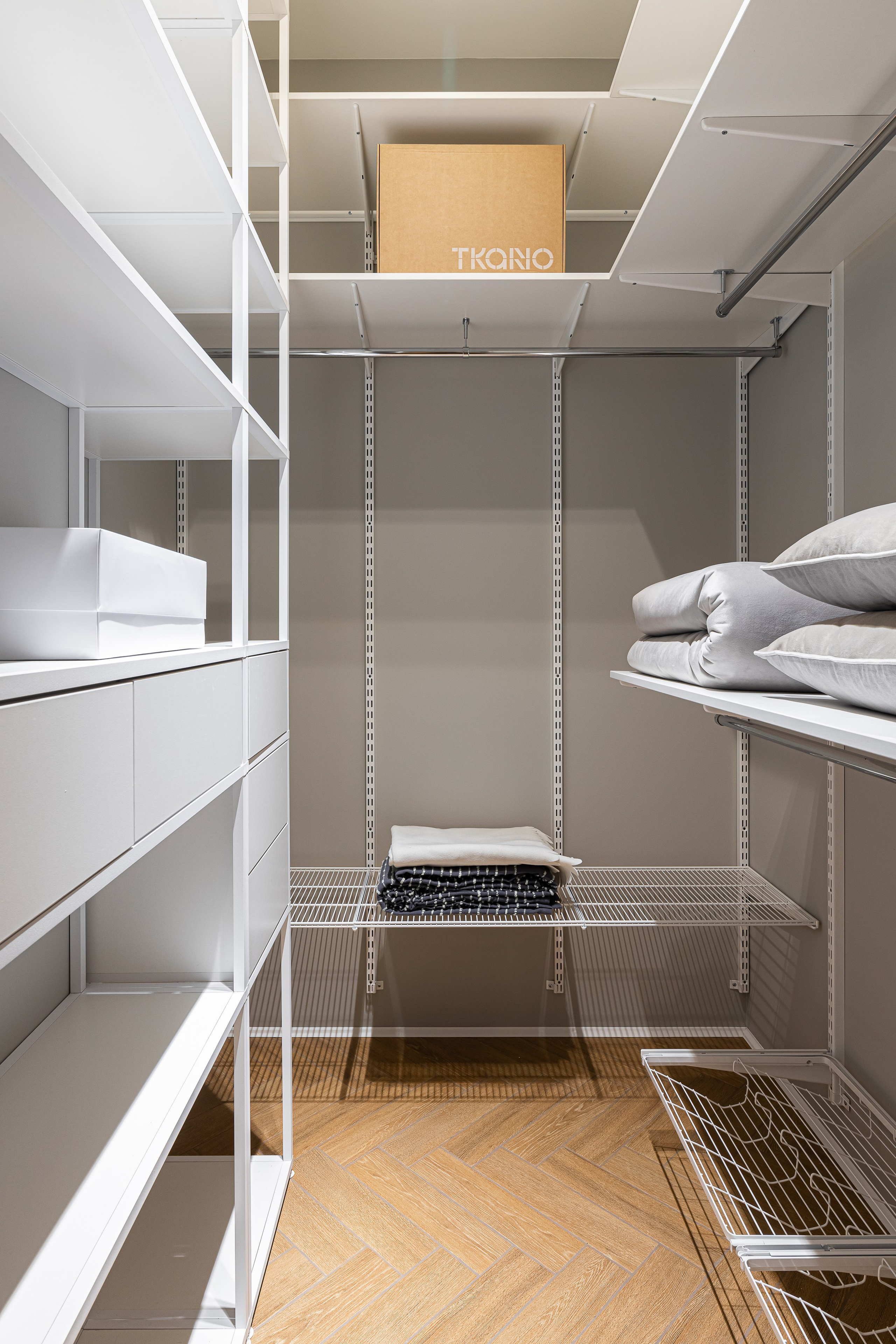 Квартира на Петровском, г. Санкт-Петербург. Дизайнер\стилист Анна Исупова. Иван Благушин. Интерьерный и архитектурный фотограф в Москве и Санкт-Петербурге