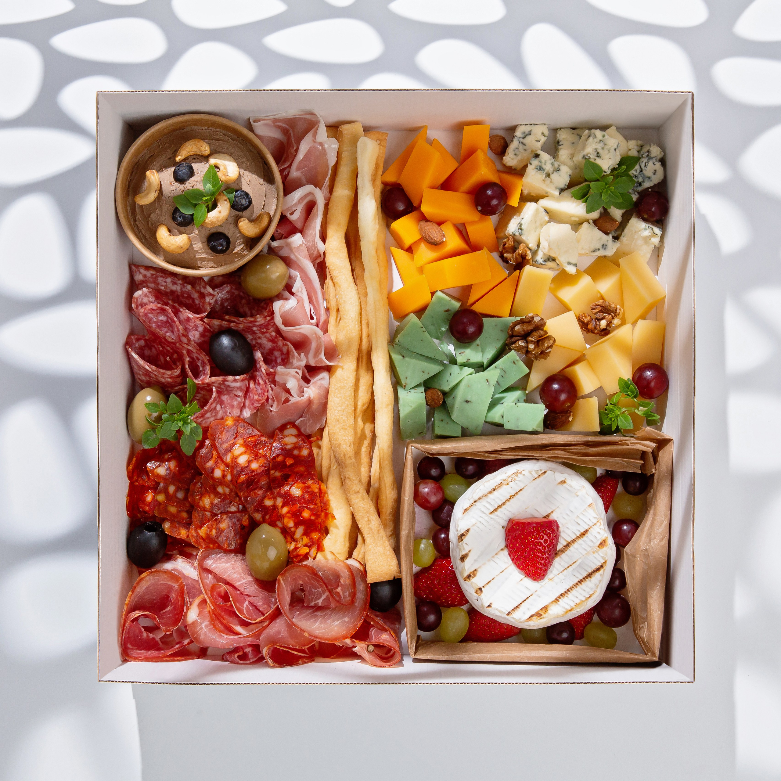 Меню компании INGUSTOS. Доставка готовой еды, холодная закуска.