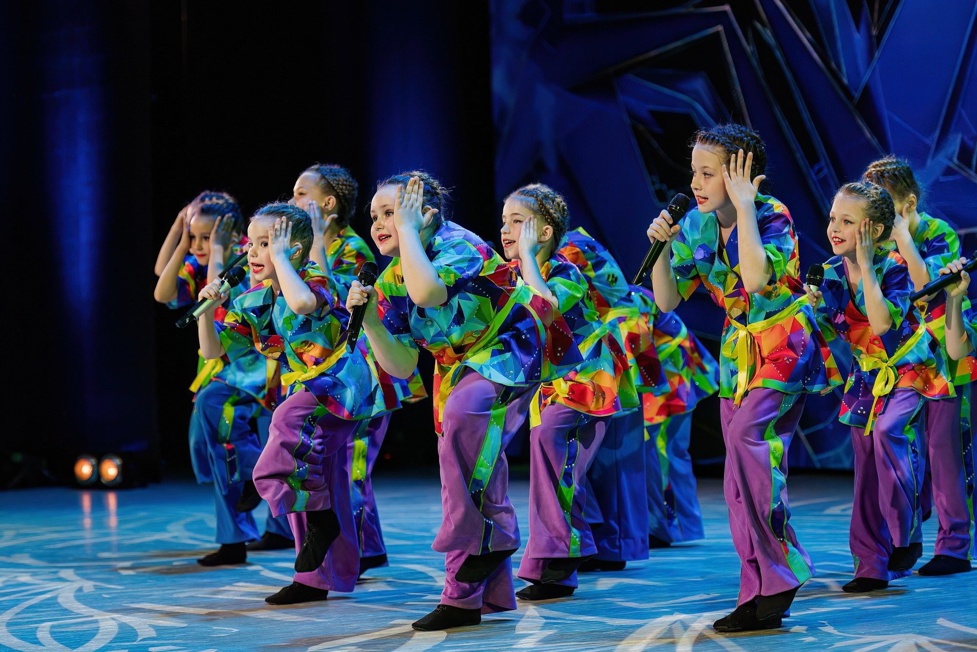 Отчетный концерт Образцового коллектива Алтая театра эстрадной песни «Созвездие». Свадебный и репортажный фотограф Никита Сницарев в Барнауле