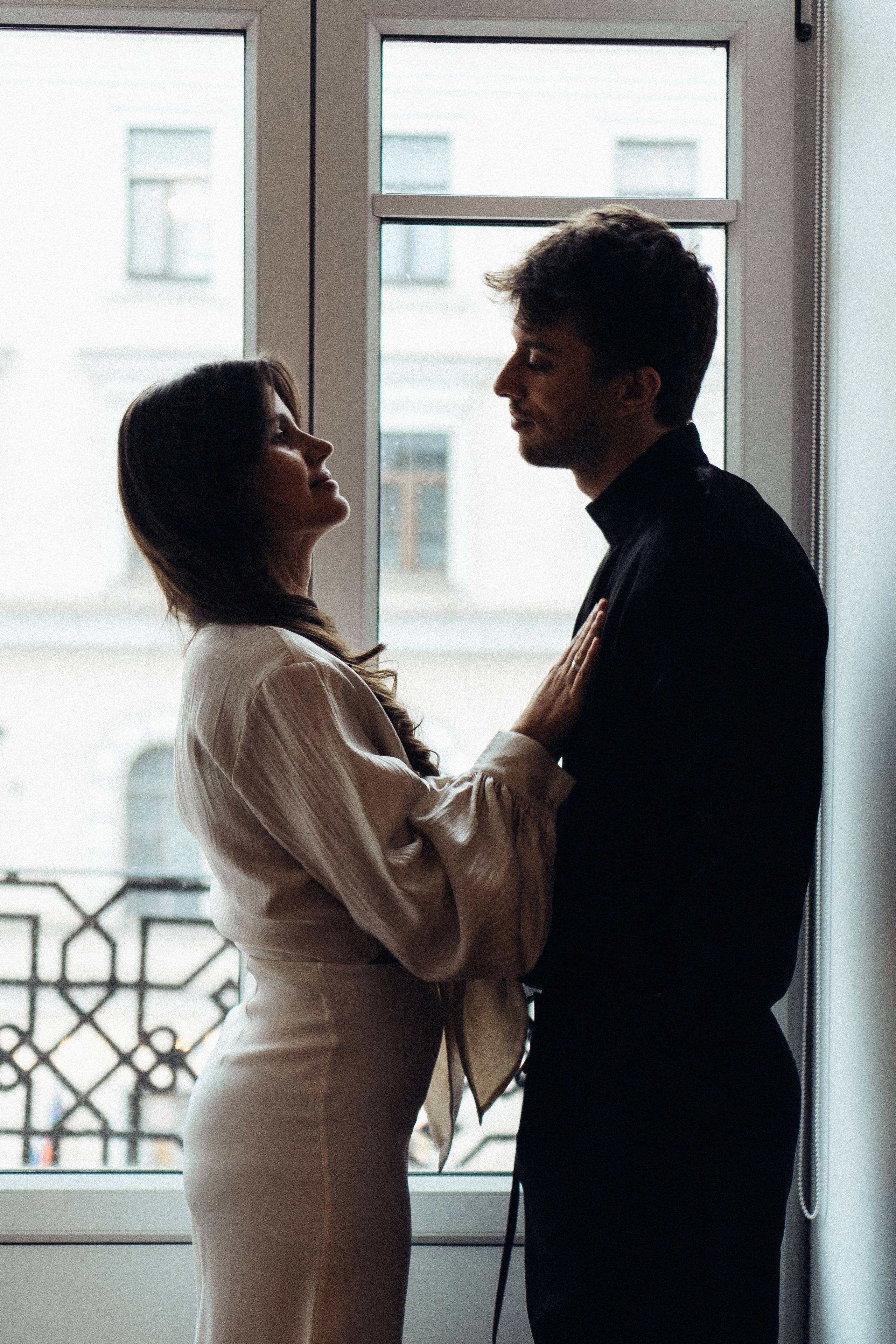 УТРО ЖЕНИХА И НЕВЕСТЫ В ПИТЕРСКОЙ КВАРТИРЕ И СЬЕМКА С СВАДЕБНЫХ ОБРАЗАХ. Профессиональный фотограф, Санкт-Петербург — Виктория Богомолова