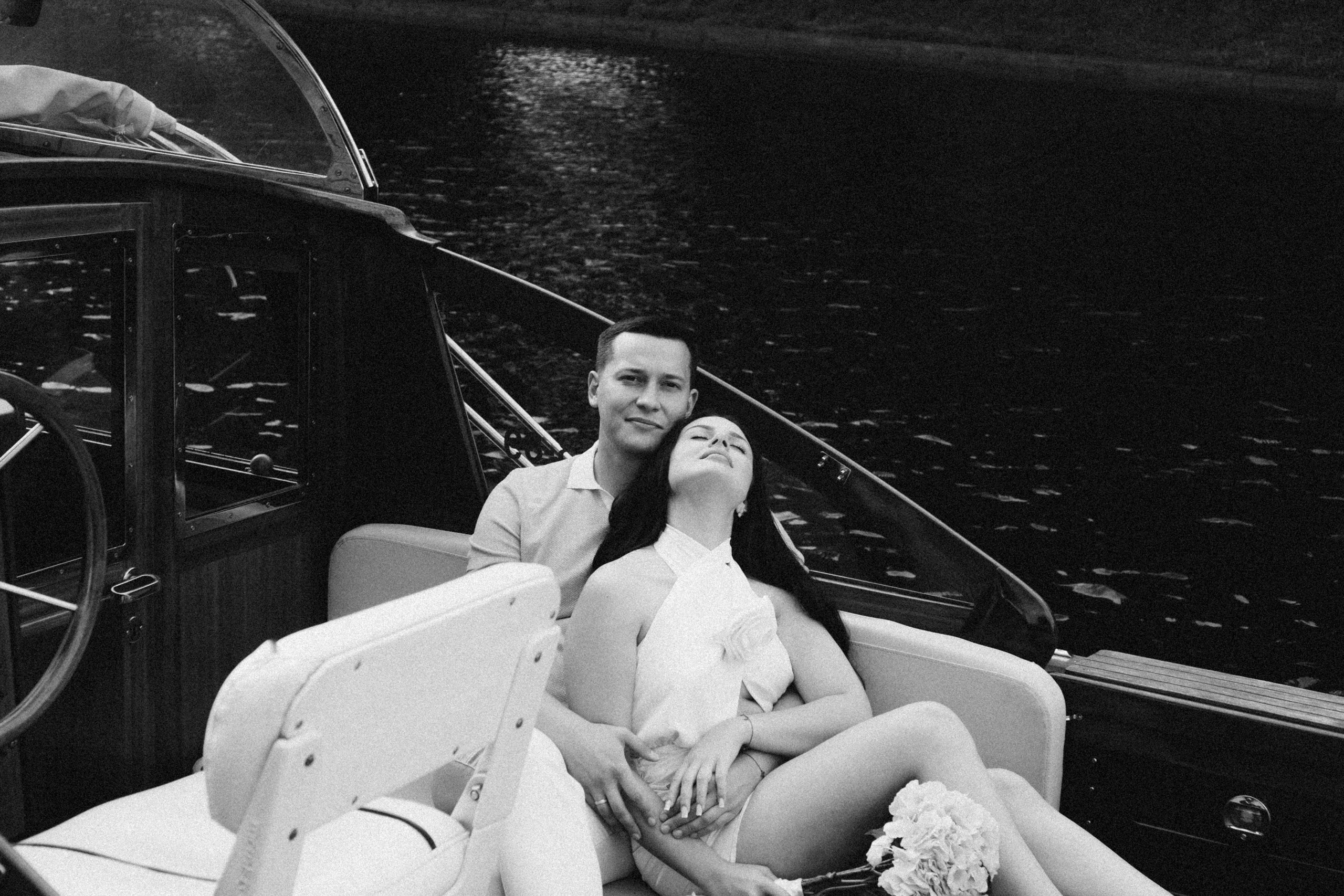 СВАДЕНБНАЯ СЬЕМКА НА КАТЕРЕ ПО КАНАЛАМ САНКТ-ПЕТЕРБУРГА И В АКВАТОРИИ НЕВЫ. Профессиональный фотограф, Санкт-Петербург — Виктория Богомолова
