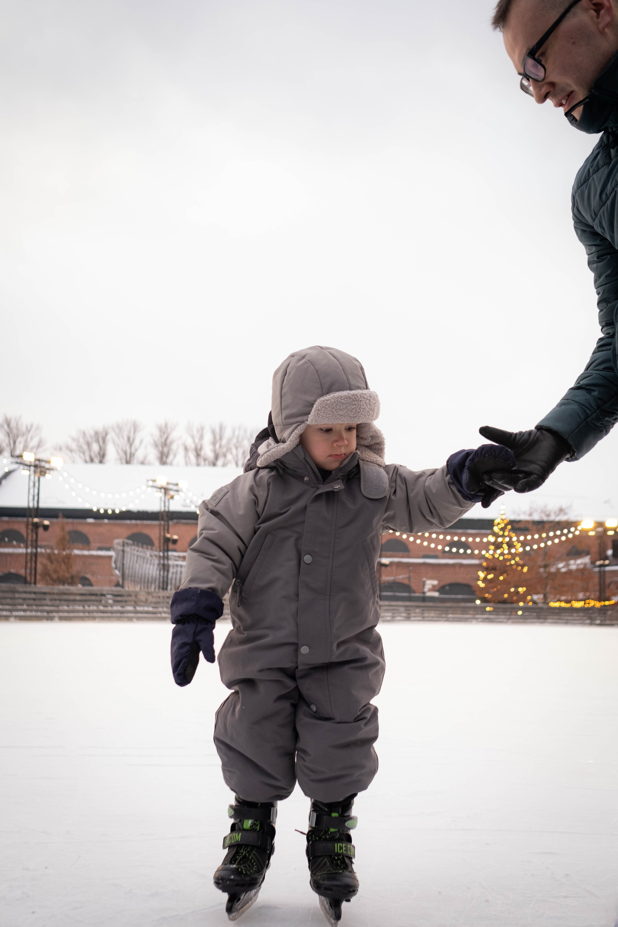 Алекс первый раз на катке. Семейный фотограф в Санкт-Петербурге Дарья Косянчук