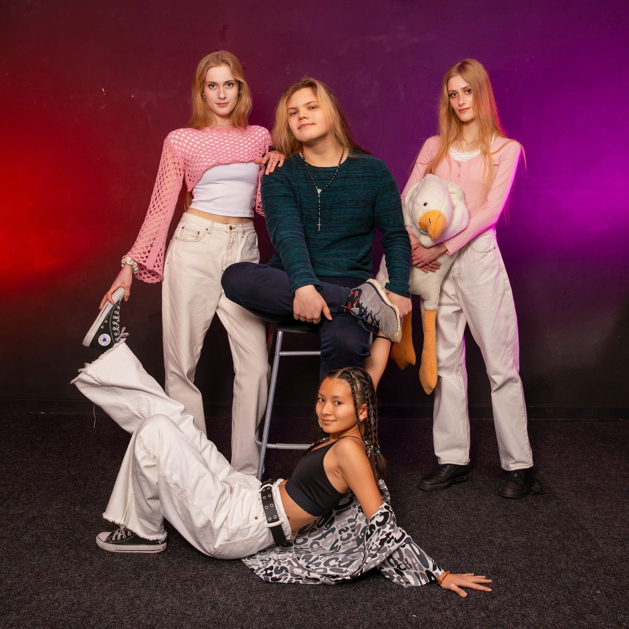 Фотосессия для выпускного альбома в студии: 72 школа 11б. СИГМА | Студия выпускных альбомов Красноярск