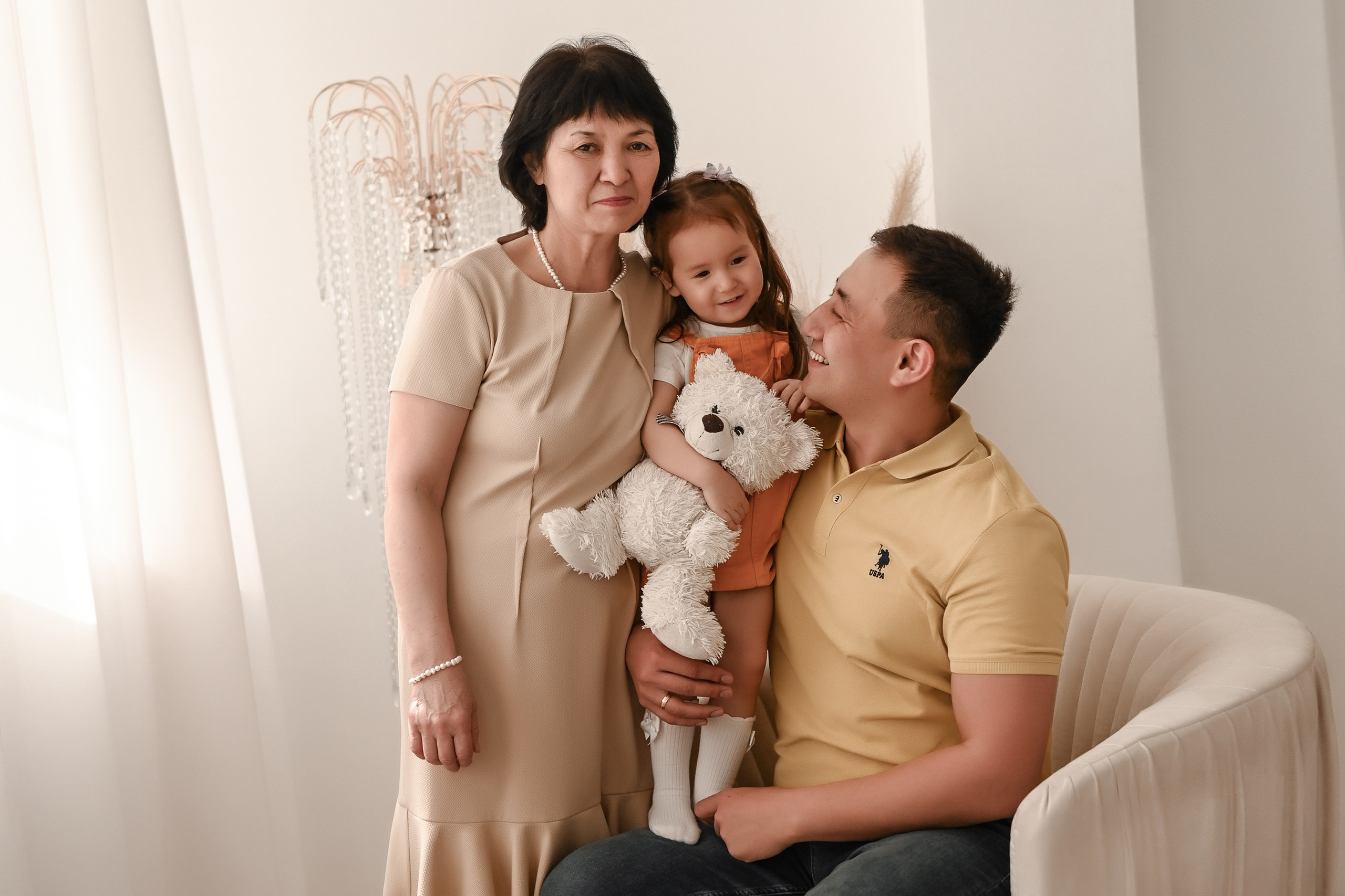 Семейная студийная  фотосессия 2. Свадебный, семейный, детский, контент фотограф в Омске Максим Ильин