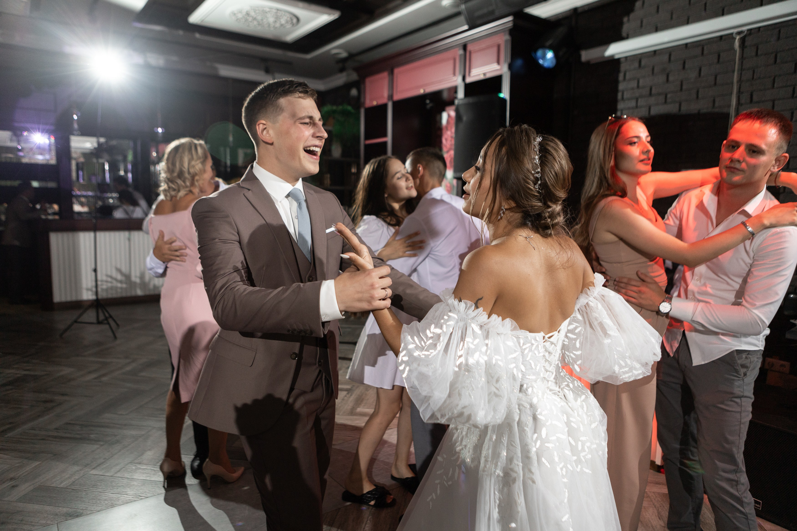 Свадебный фотограф Уфа — Руслан ГабдлисламовЖивые эмоции, красивые кадры, воспоминания на всю жизнь.Работаю по всей Республике Башкортоста. Свадебный фотограф Уфа Руслан Габдлисламов