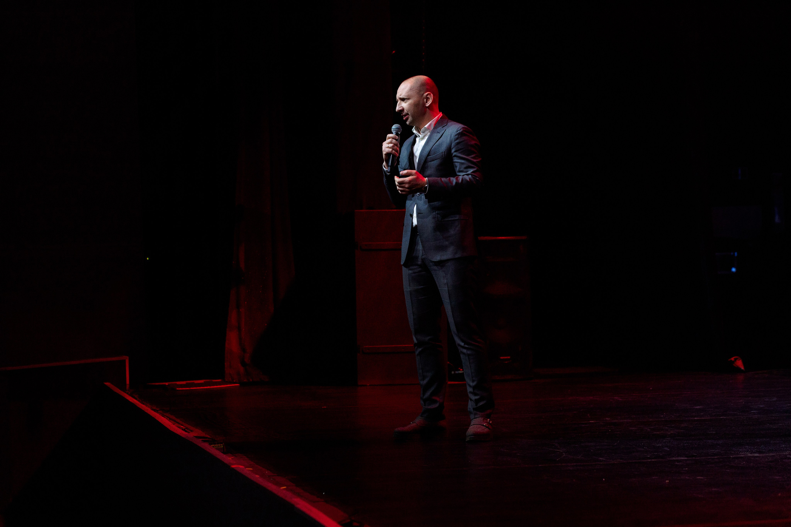 РЕПОРТАЖ: НОВЫЙ ГОД В ДК МЕТАЛЛУРГ. Профессиональный фотограф в Ижевске Леша Петров